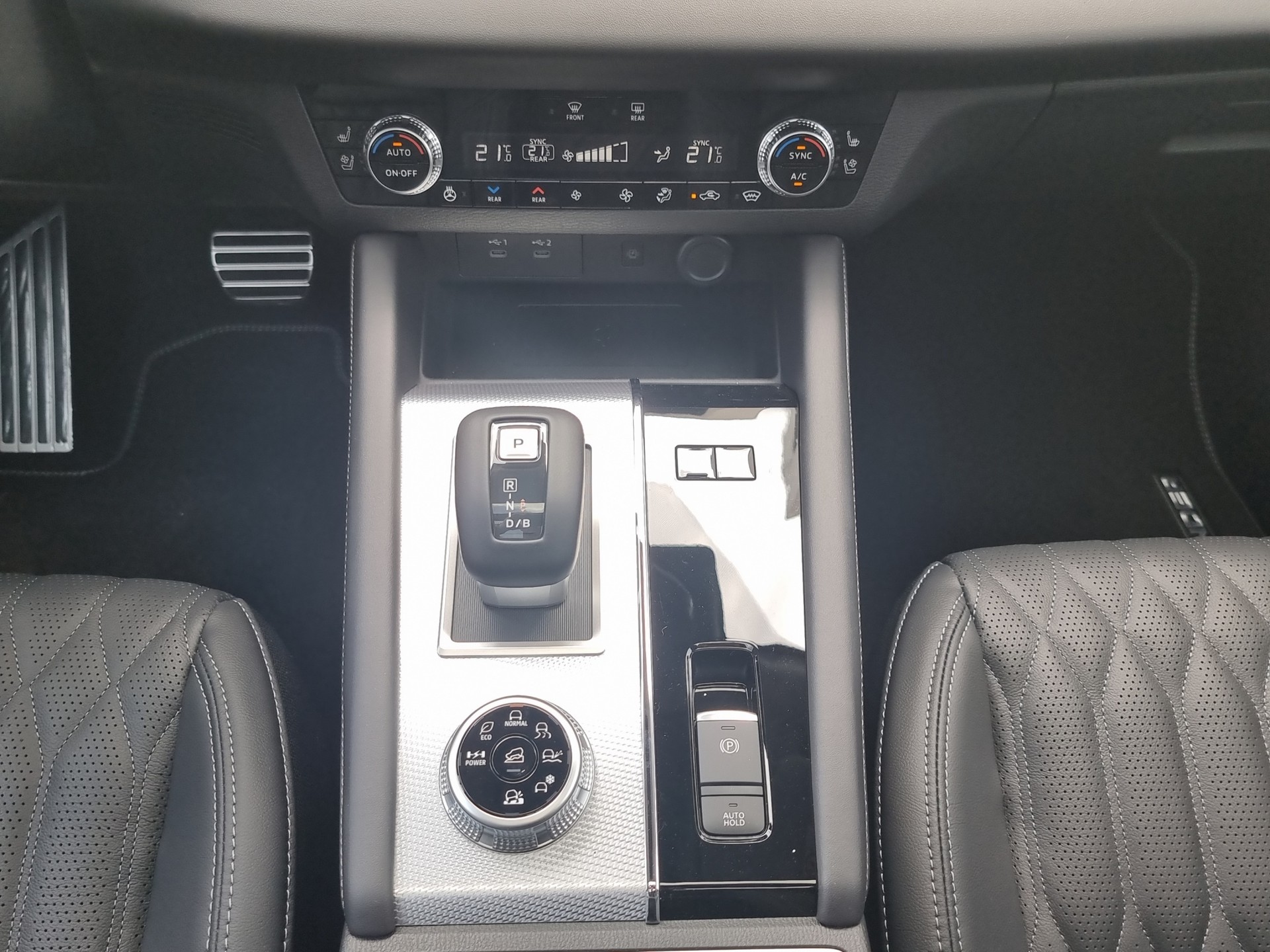 MITSUBISHI Outlander 2.4 PHEV Instyle 4x4 Blackline-image-8
