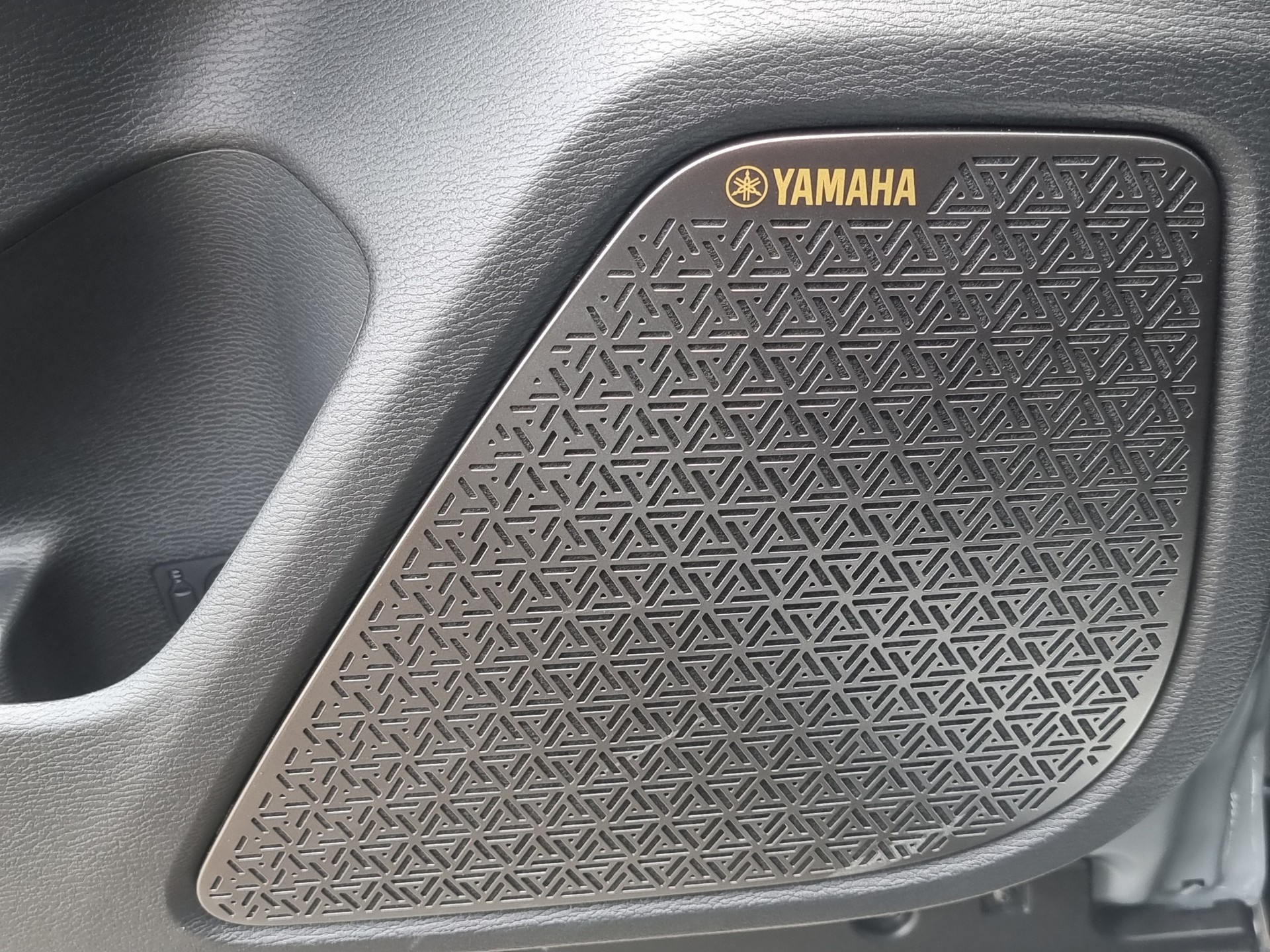 MITSUBISHI Outlander 2.4 PHEV Instyle 4x4 Blackline-image-11