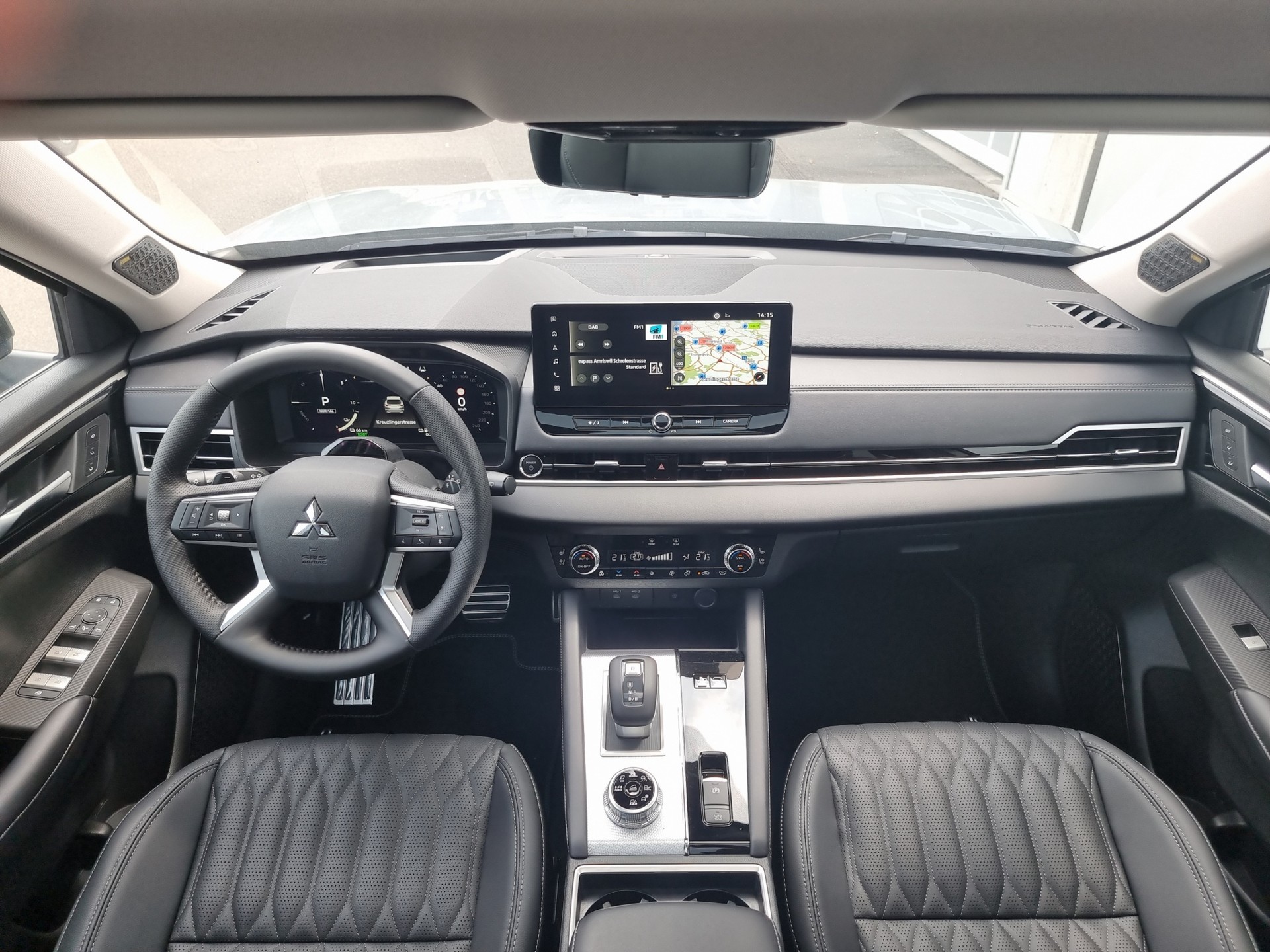 MITSUBISHI Outlander 2.4 PHEV Instyle 4x4 Blackline-image-5