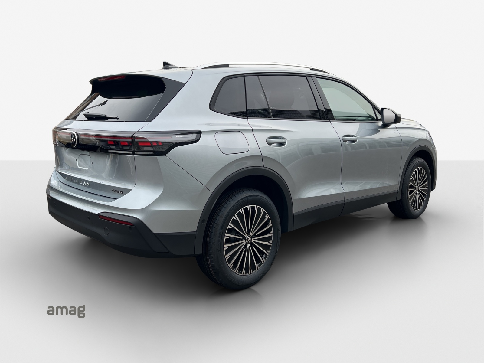 VW Tiguan 2.0 TSI DSG Life 4Motion-image-4