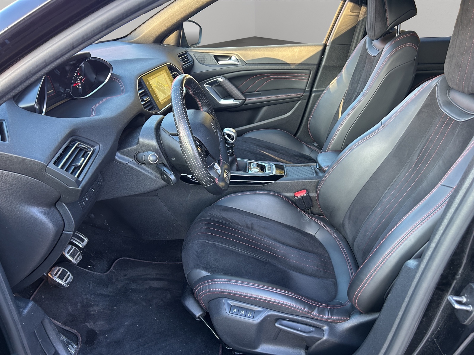 PEUGEOT 308 SW 1.6 THP GT-image-12