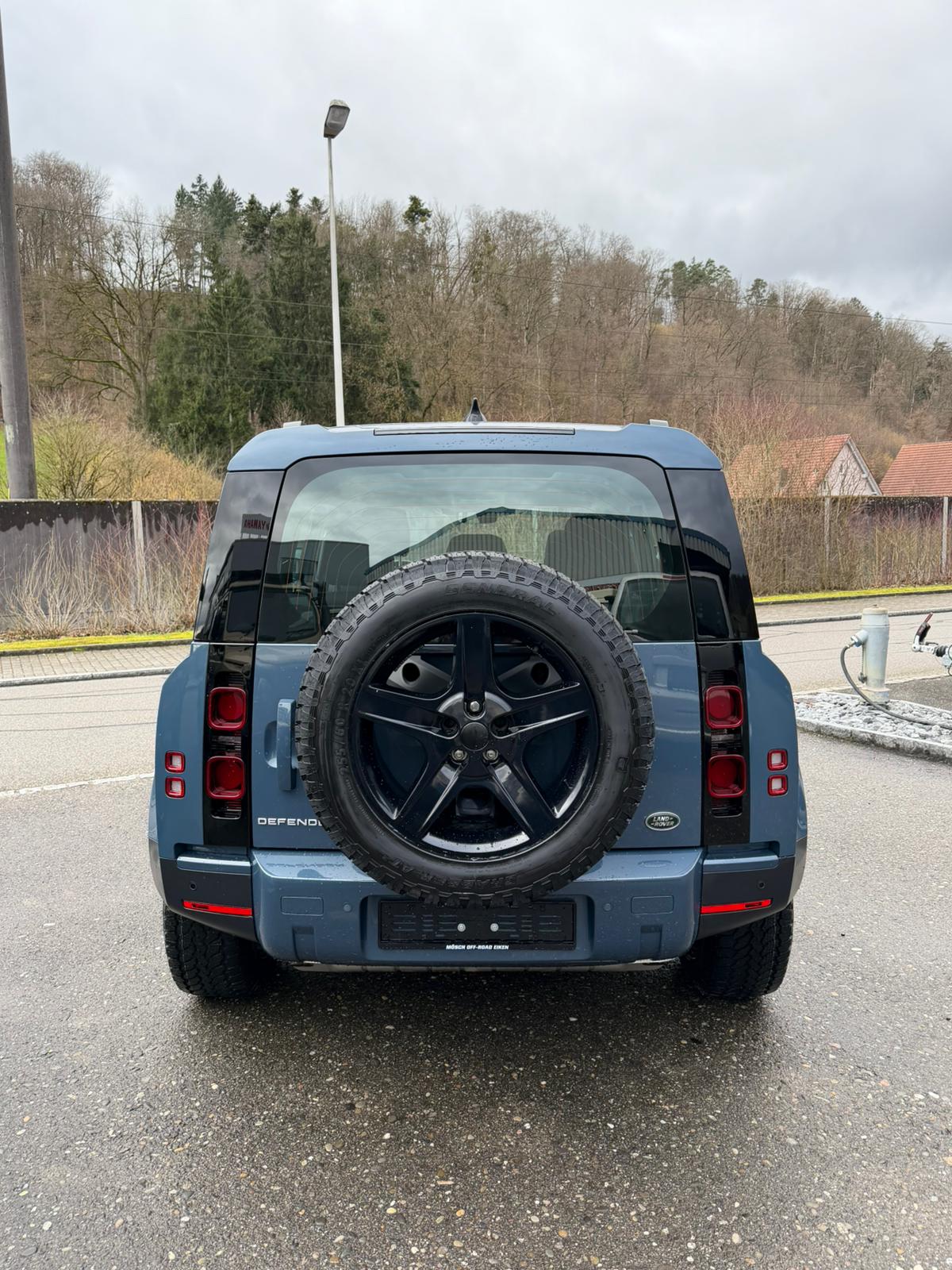LAND ROVER Defender 110 P400 I6 X 3.0 AT8-image-5