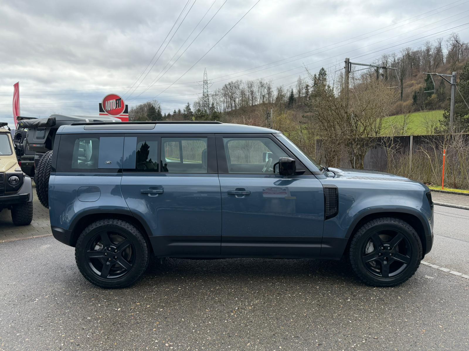 LAND ROVER Defender 110 P400 I6 X 3.0 AT8-image-3
