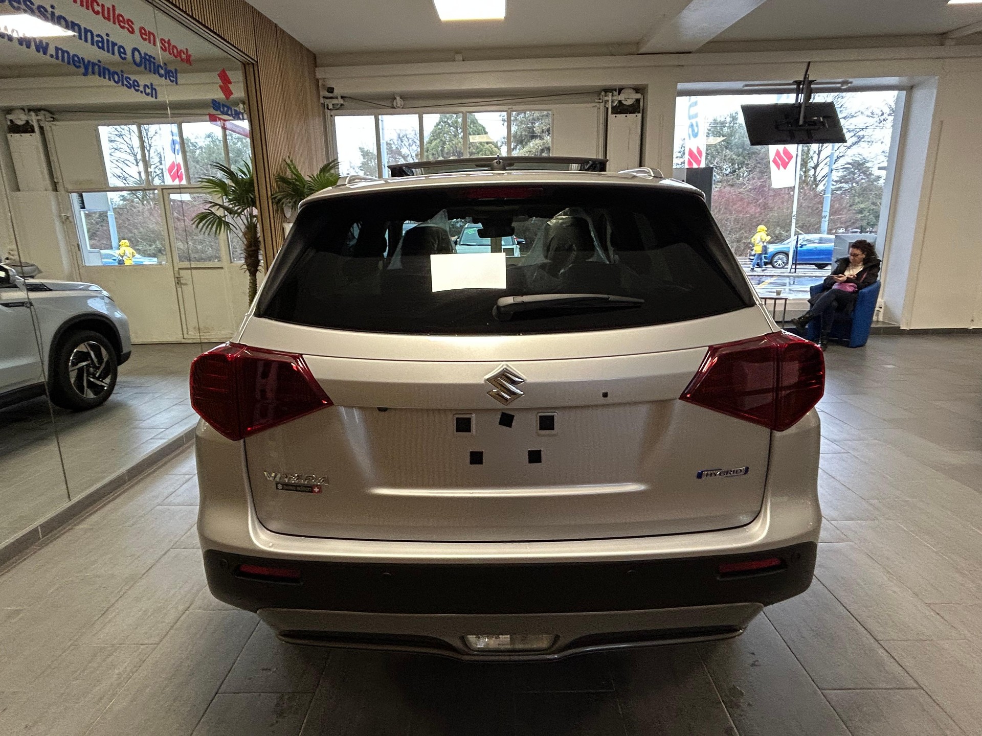 SUZUKI Vitara 1.4 T Sakura Top Hybrid 4x4-image-7
