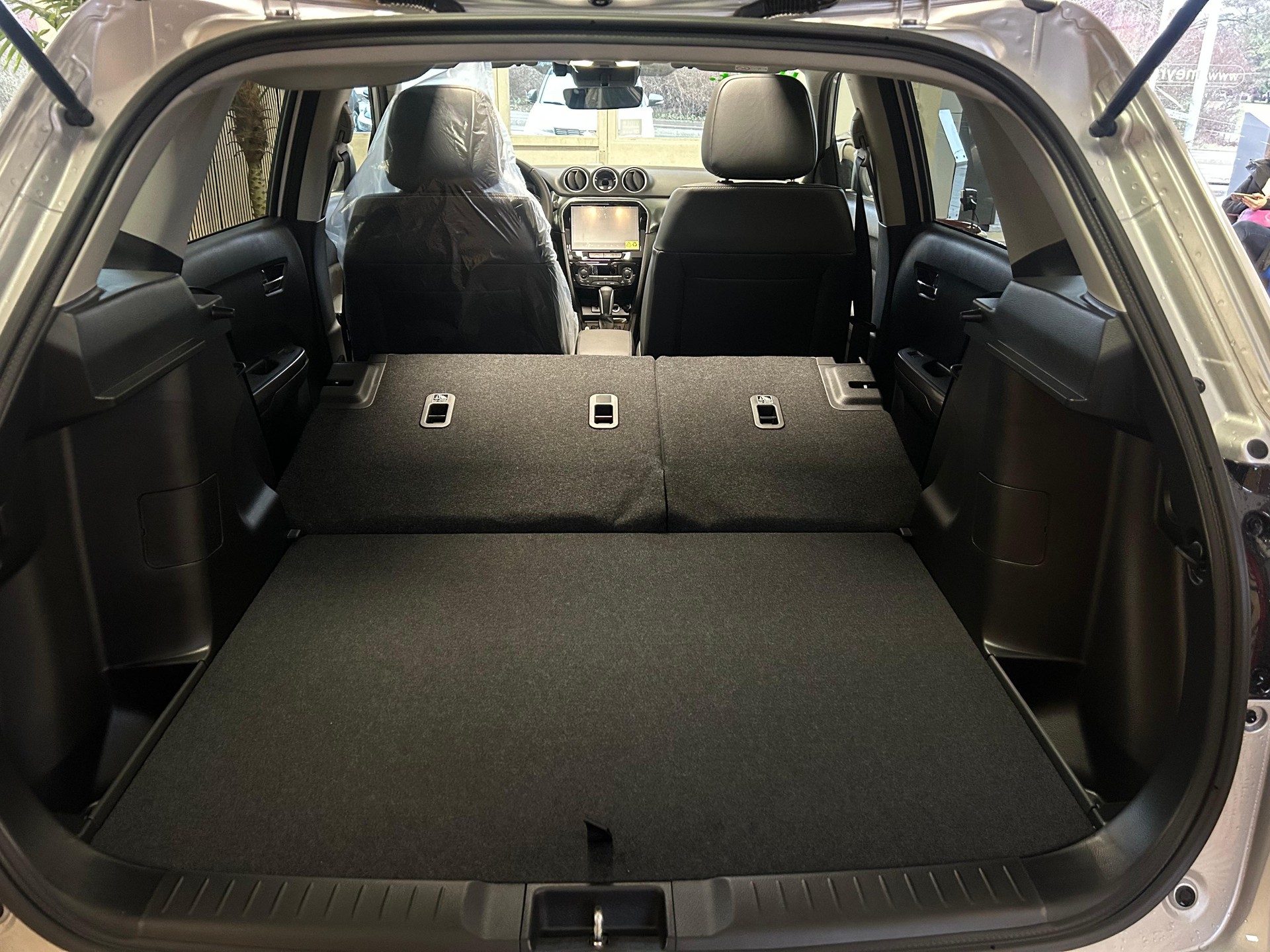 SUZUKI Vitara 1.4 T Sakura Top Hybrid 4x4-image-22