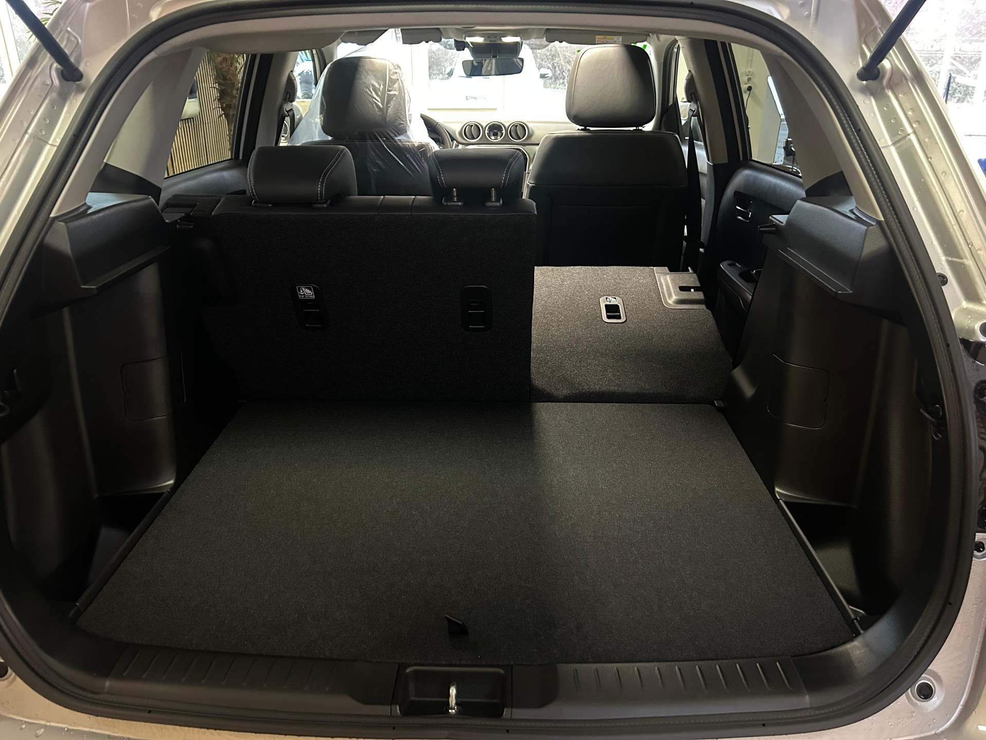 SUZUKI Vitara 1.4 T Sakura Top Hybrid 4x4-image-21