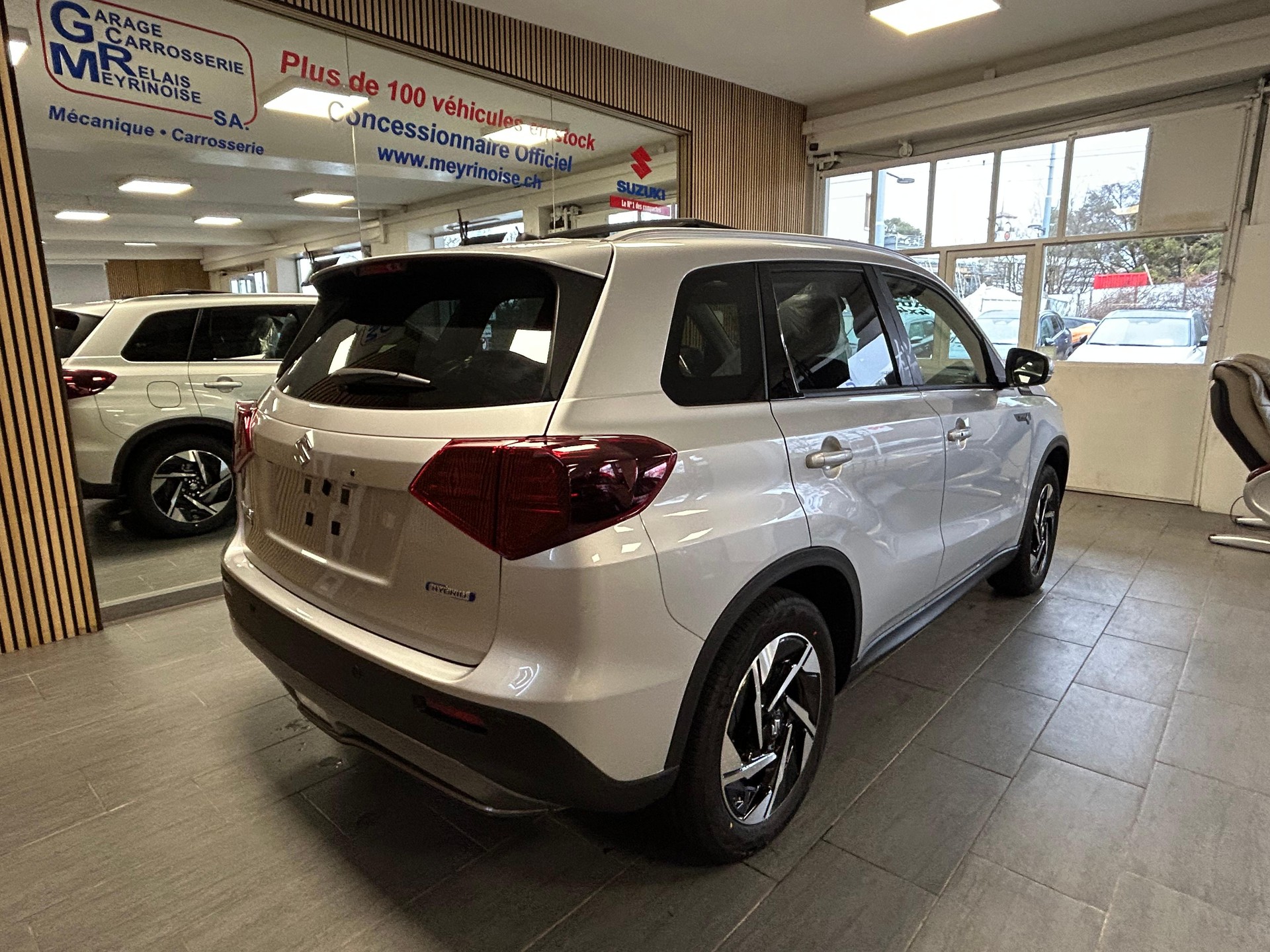 SUZUKI Vitara 1.4 T Sakura Top Hybrid 4x4-image-8