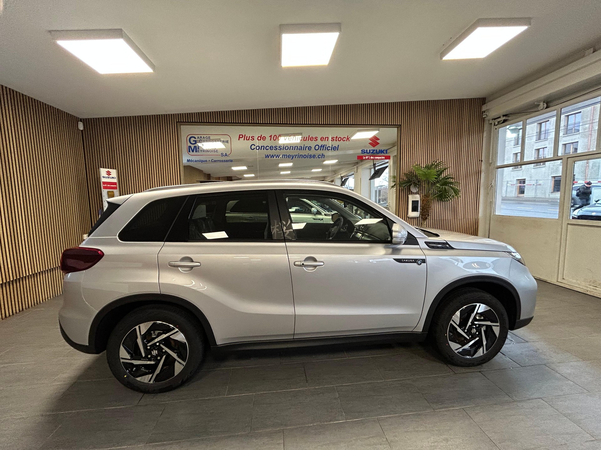 SUZUKI Vitara 1.4 T Sakura Top Hybrid 4x4-image-0