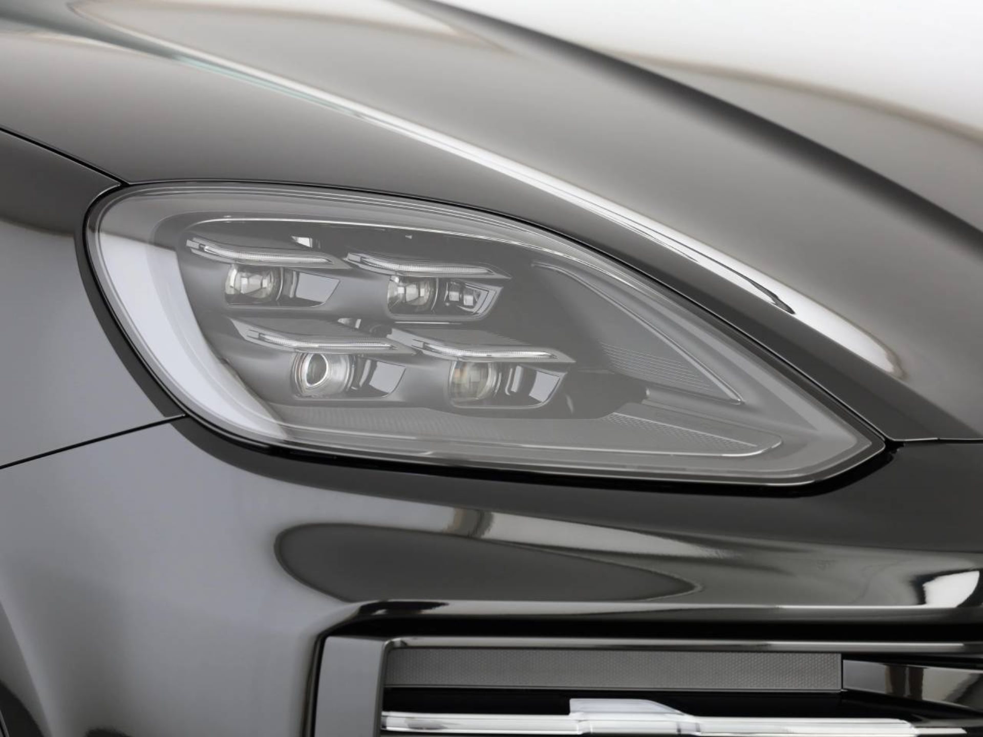 PORSCHE Cayenne S-image-8