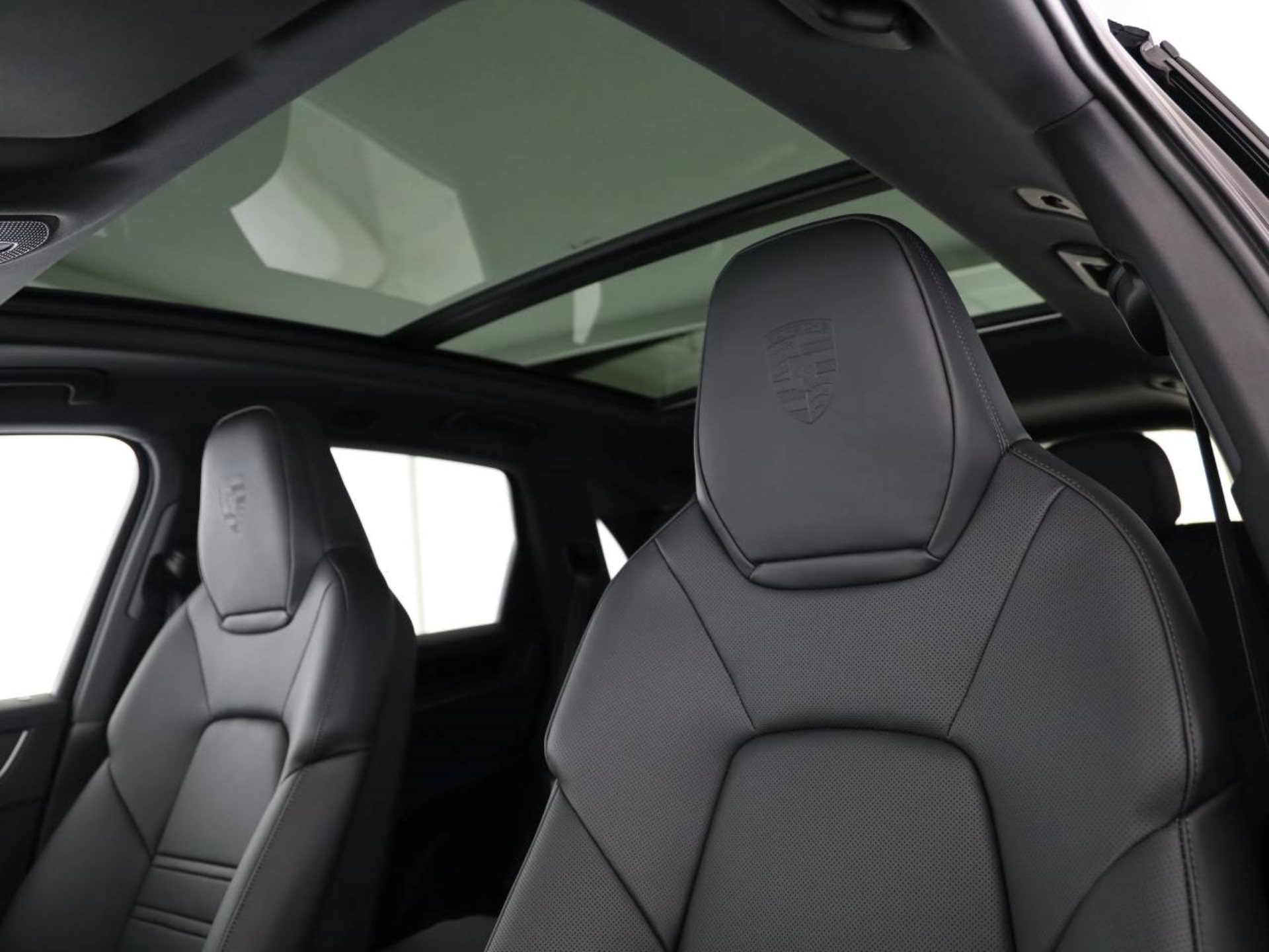 PORSCHE Cayenne S-image-16