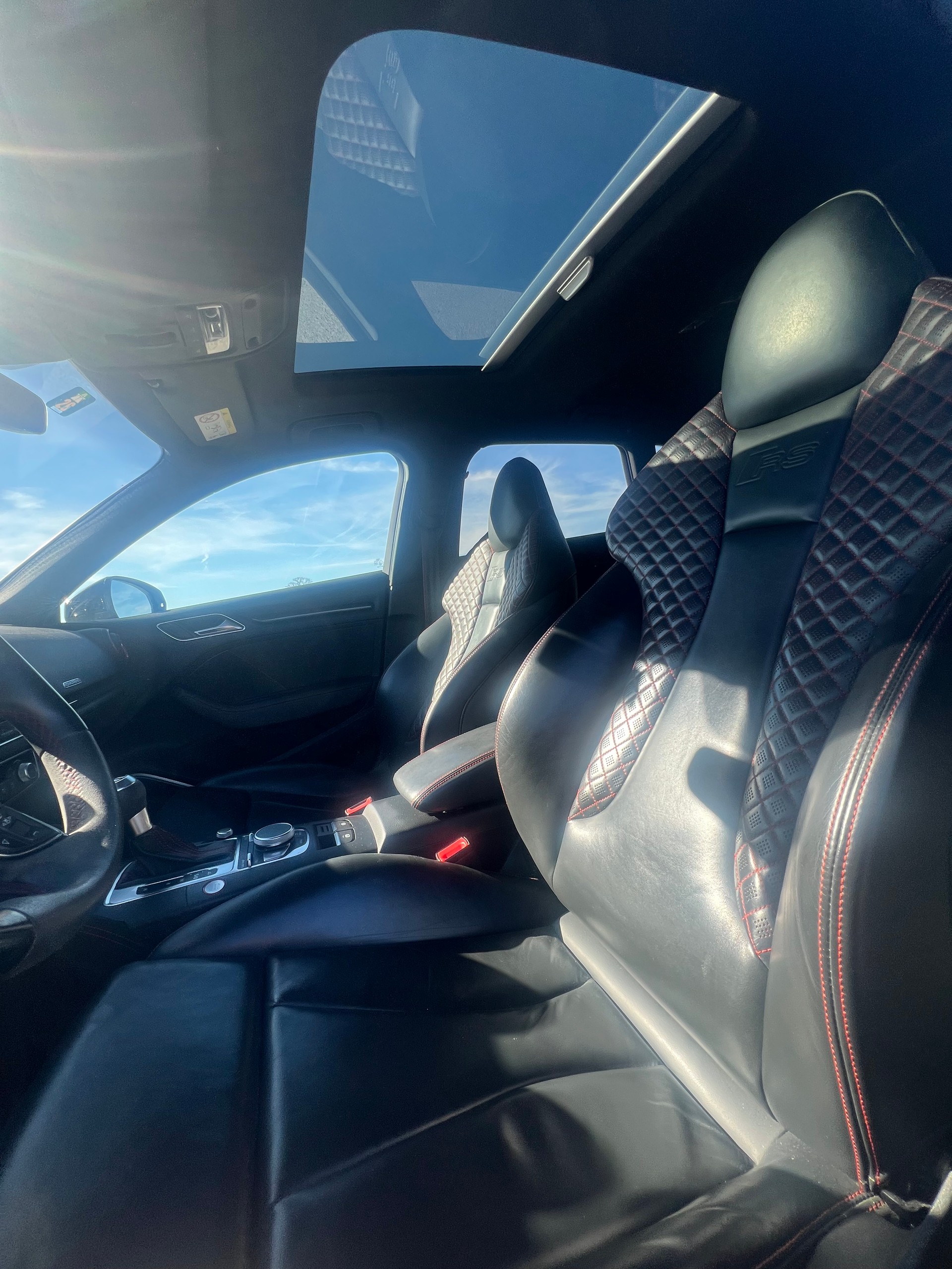 AUDI RS3 Sportback 2.5 TSI quattro S-tronic-image-4