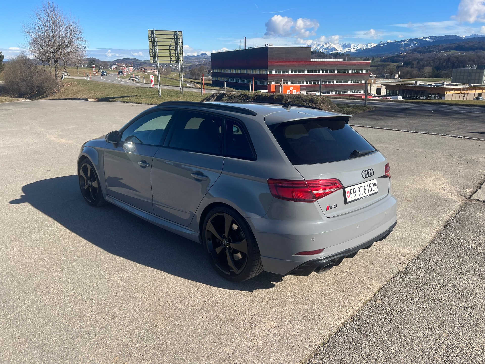 AUDI RS3 Sportback 2.5 TSI quattro S-tronic-image-1