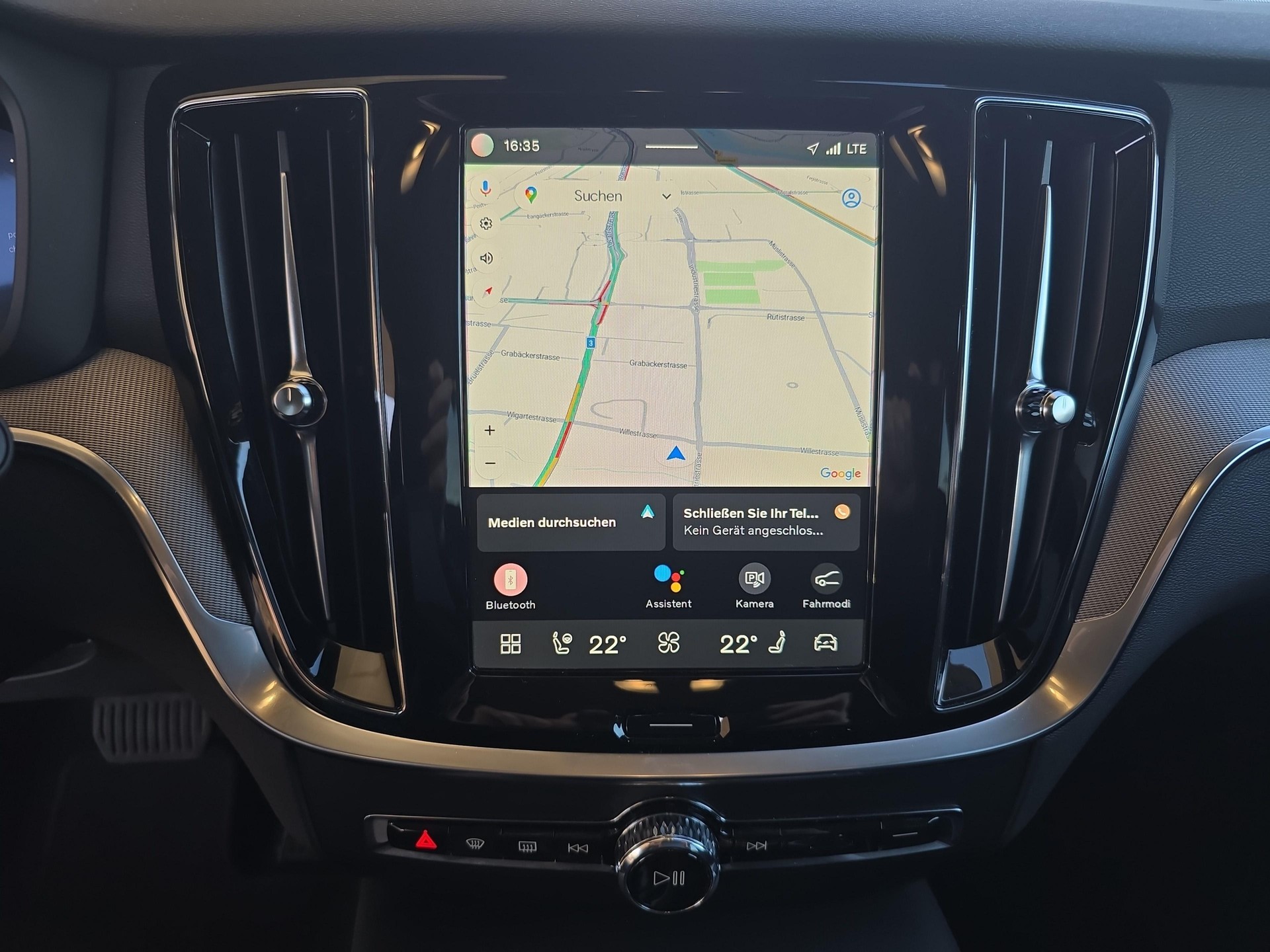 VOLVO V60 2.0 T6 TE Plus Dark eAWD-image-14