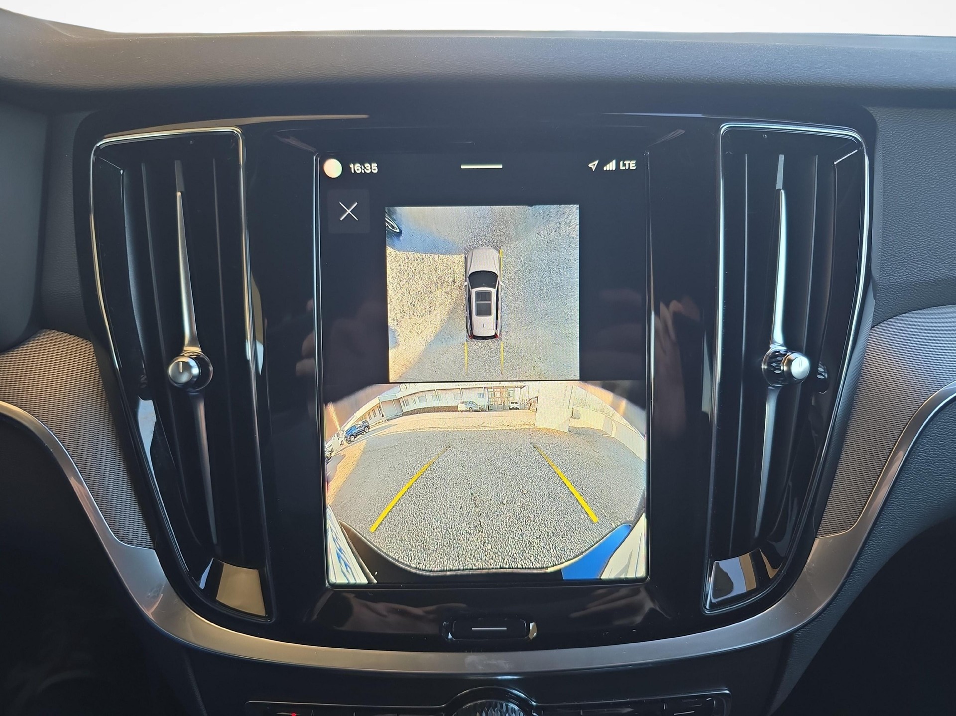VOLVO V60 2.0 T6 TE Plus Dark eAWD-image-15