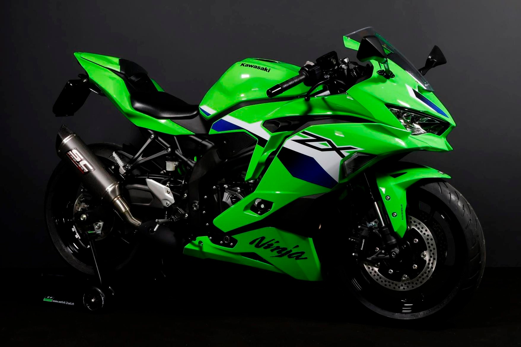KAWASAKI Ninja ZX-4RR (57/35 KW) Level 1 SC-showroom-element-1