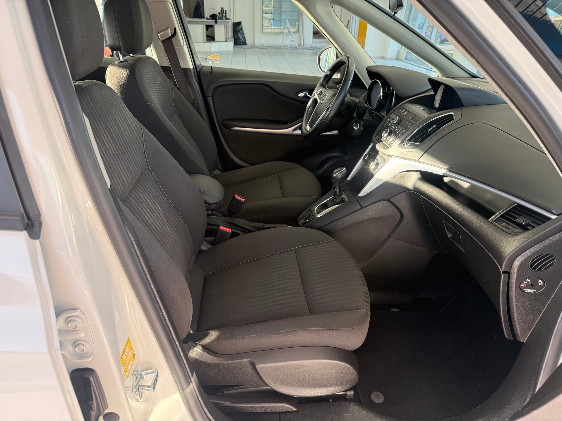 OPEL Zafira Tourer 2.0 CDTi Enjoy Automatic-image-10