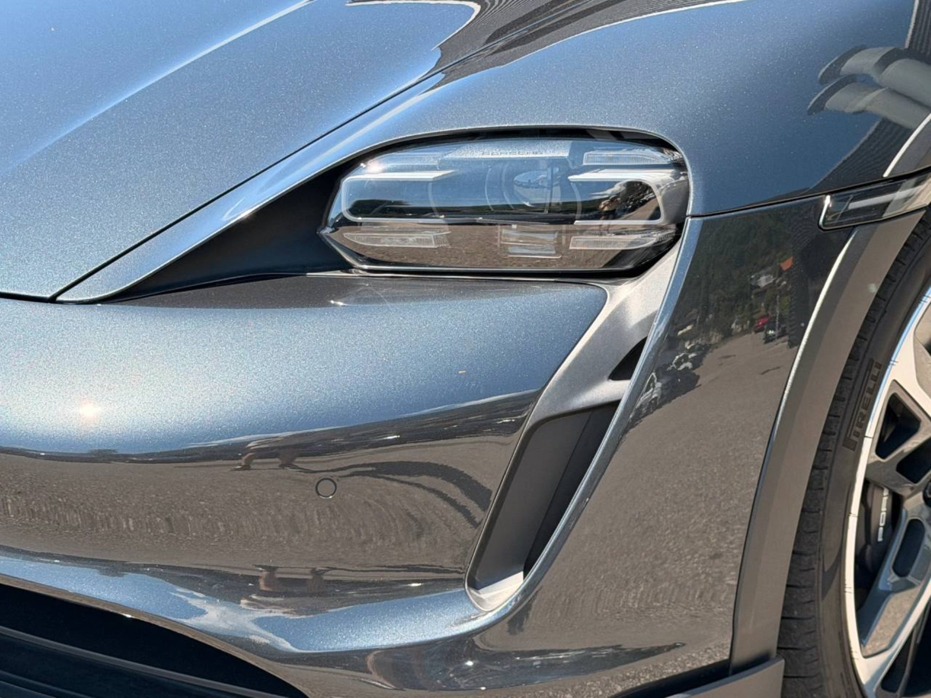 PORSCHE Taycan 4 Cross Turismo (MY23)-image-14