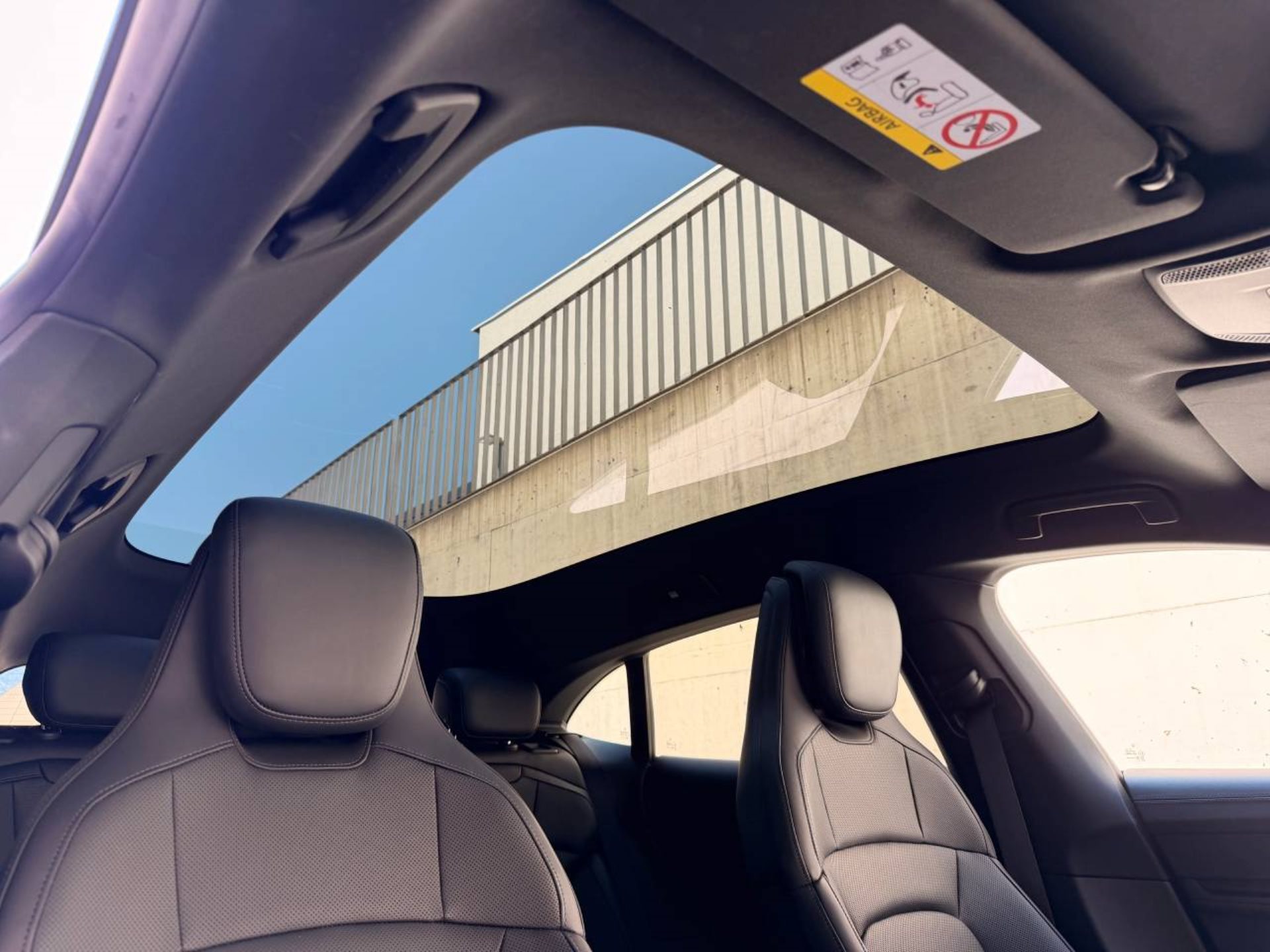 PORSCHE Taycan 4 Cross Turismo (MY23)-image-22