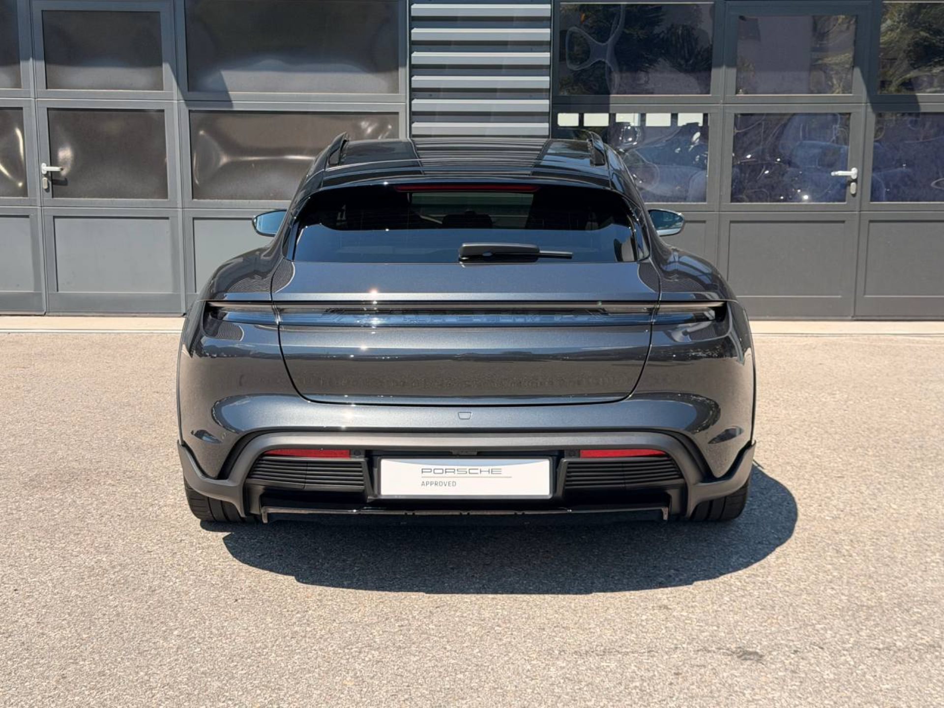 PORSCHE Taycan 4 Cross Turismo (MY23)-image-5