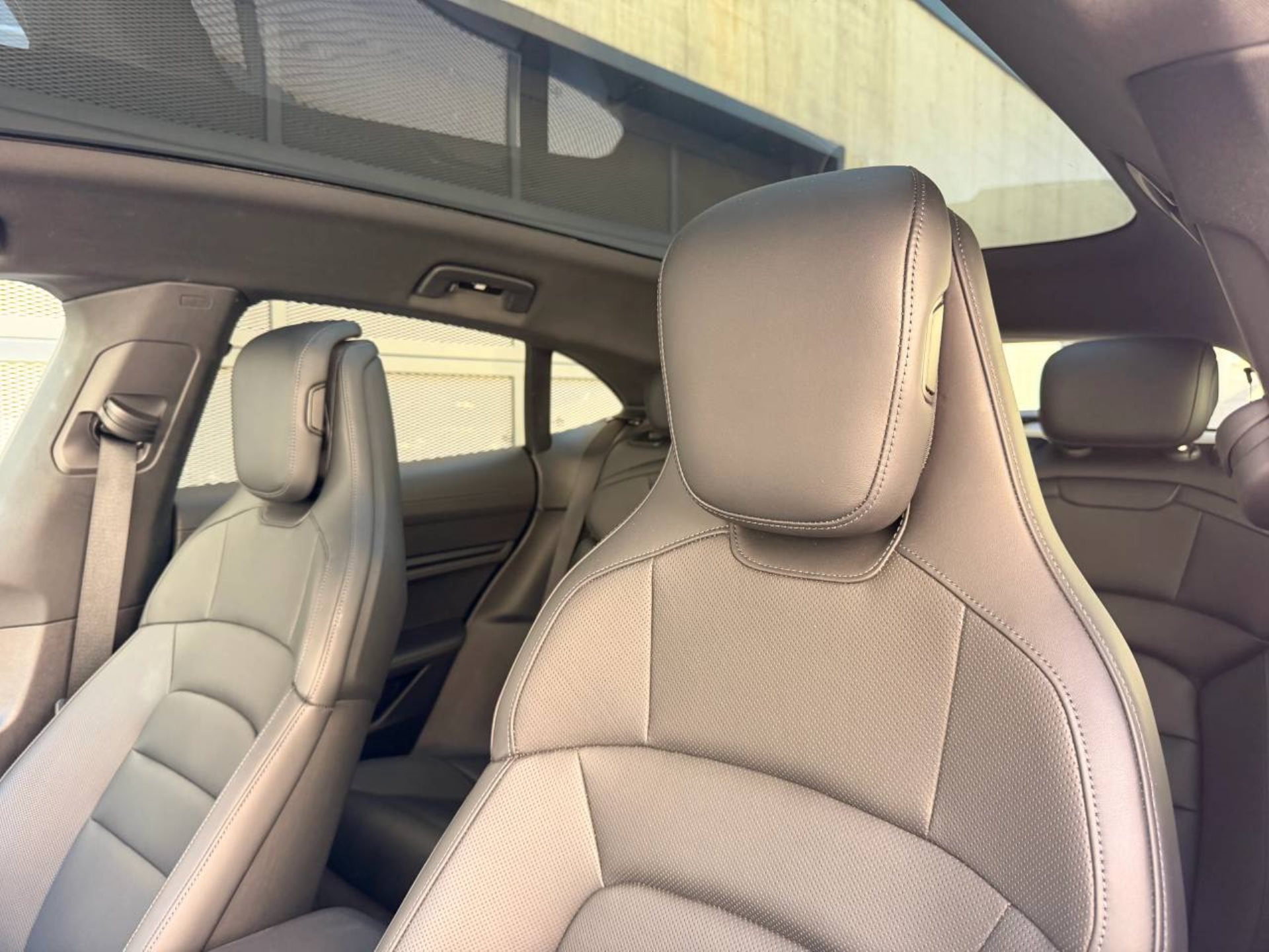 PORSCHE Taycan 4 Cross Turismo (MY23)-image-19