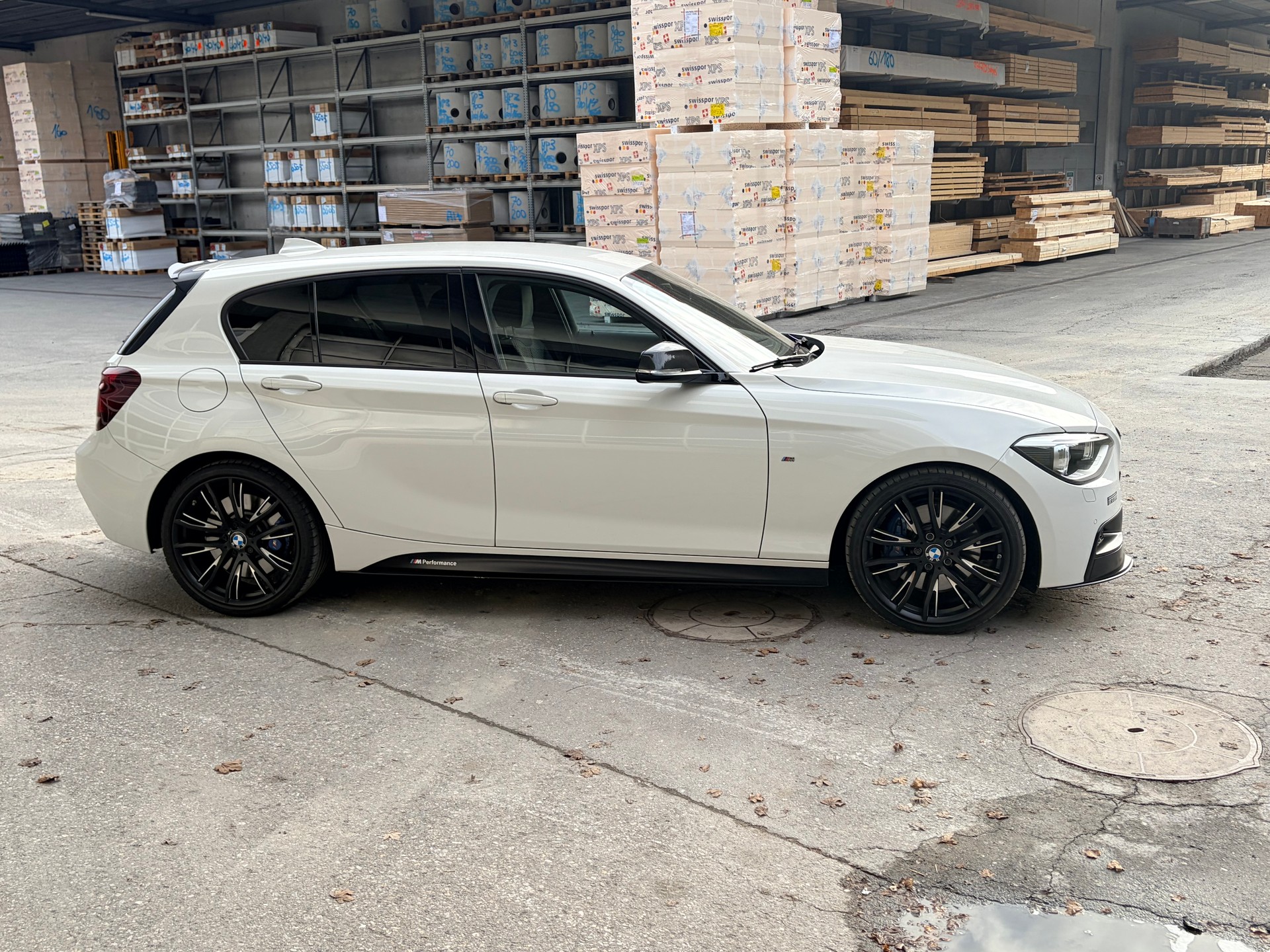 BMW 1er Reihe F20 M135i xDrive-showroom-element-3