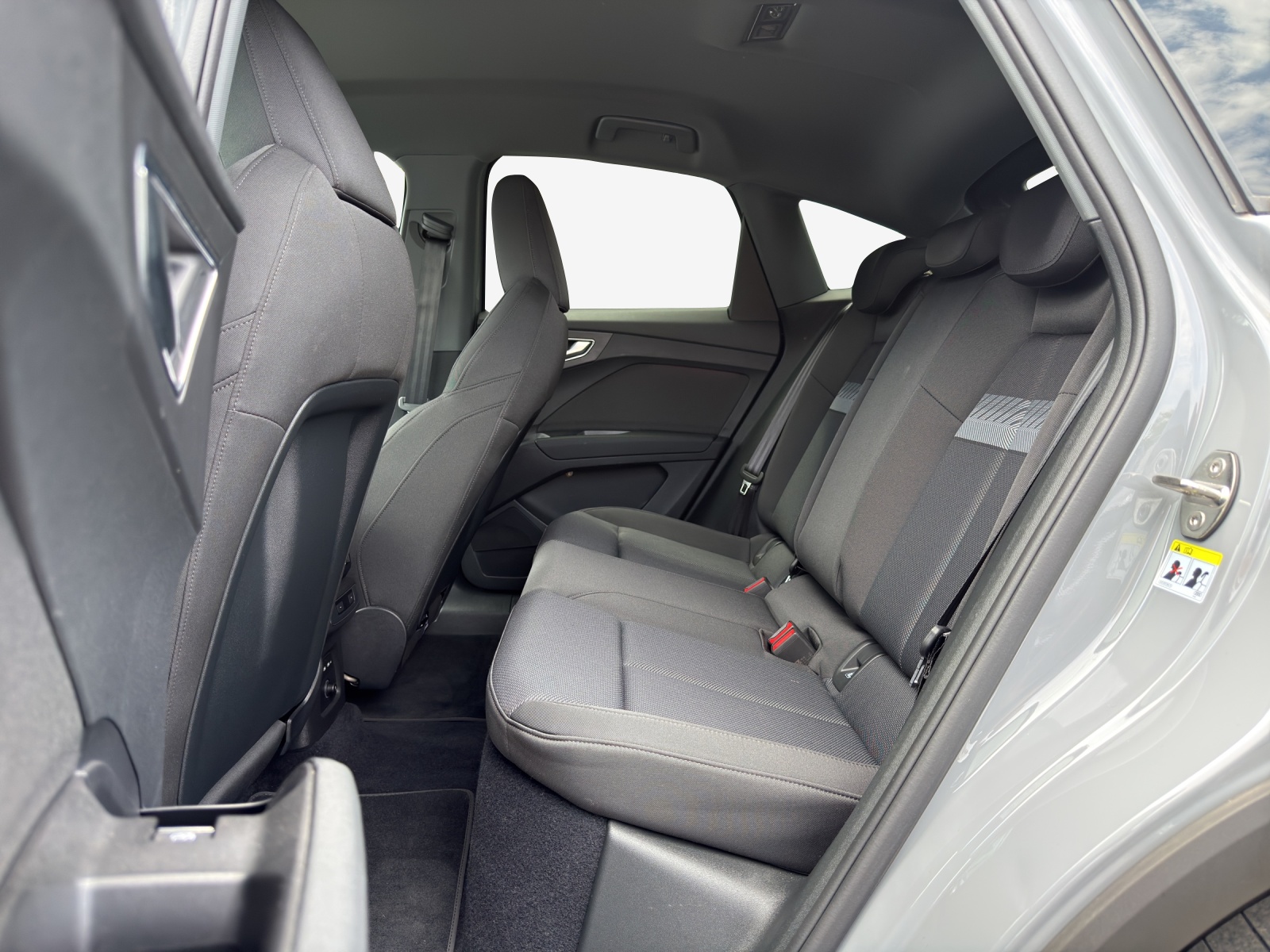 AUDI Q4 Sportback e-tron 40-image-12