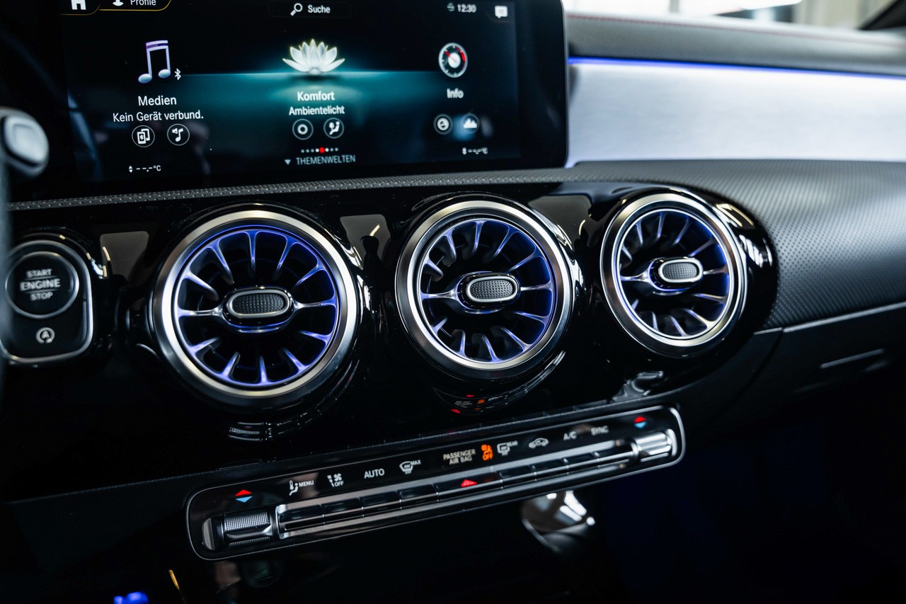 MERCEDES-BENZ CLA 250 4Matic AMG Line 7G-DCT-image-25