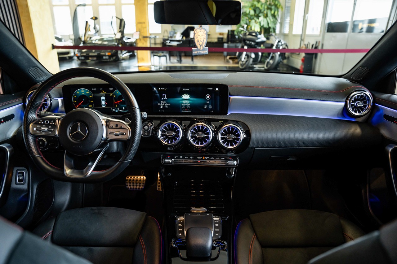 MERCEDES-BENZ CLA 250 4Matic AMG Line 7G-DCT-image-12