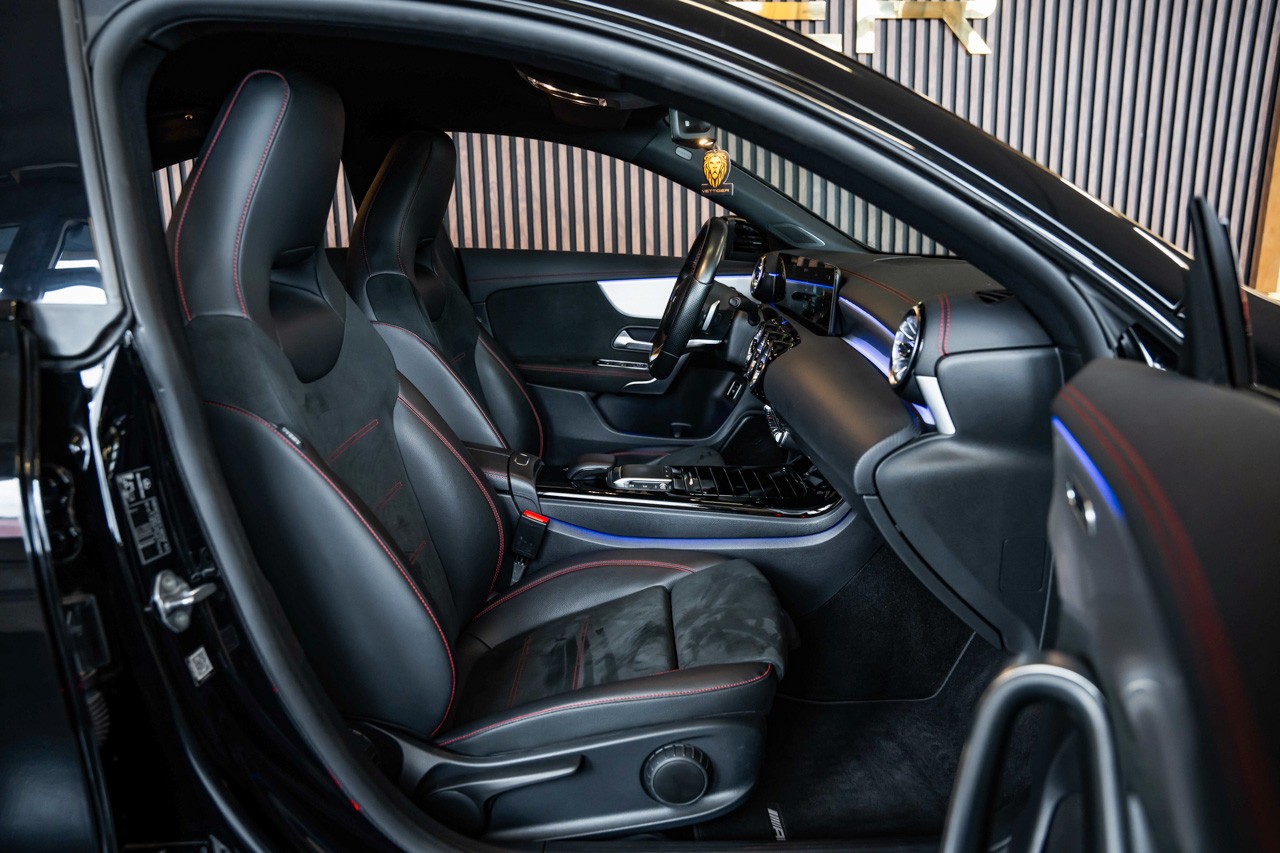 MERCEDES-BENZ CLA 250 4Matic AMG Line 7G-DCT-image-16