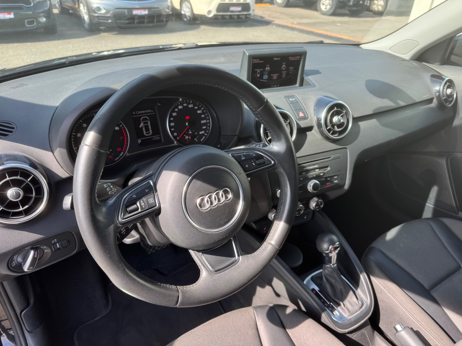 AUDI A1 Sportback 1.4 TFSI Attraction S-tronic-image-8