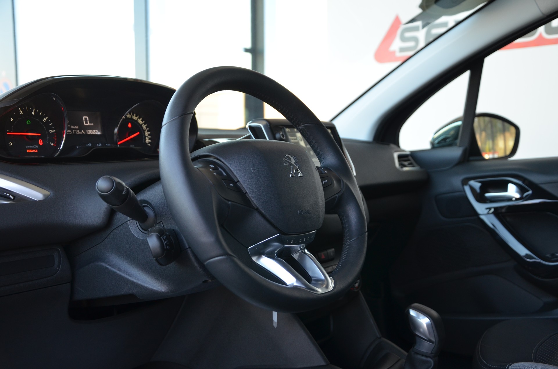 PEUGEOT 208 1.2 VTI Style*Aus erster Hand*Frisch ab MFK,1 Jahr oder 20000km Garantie*-image-15