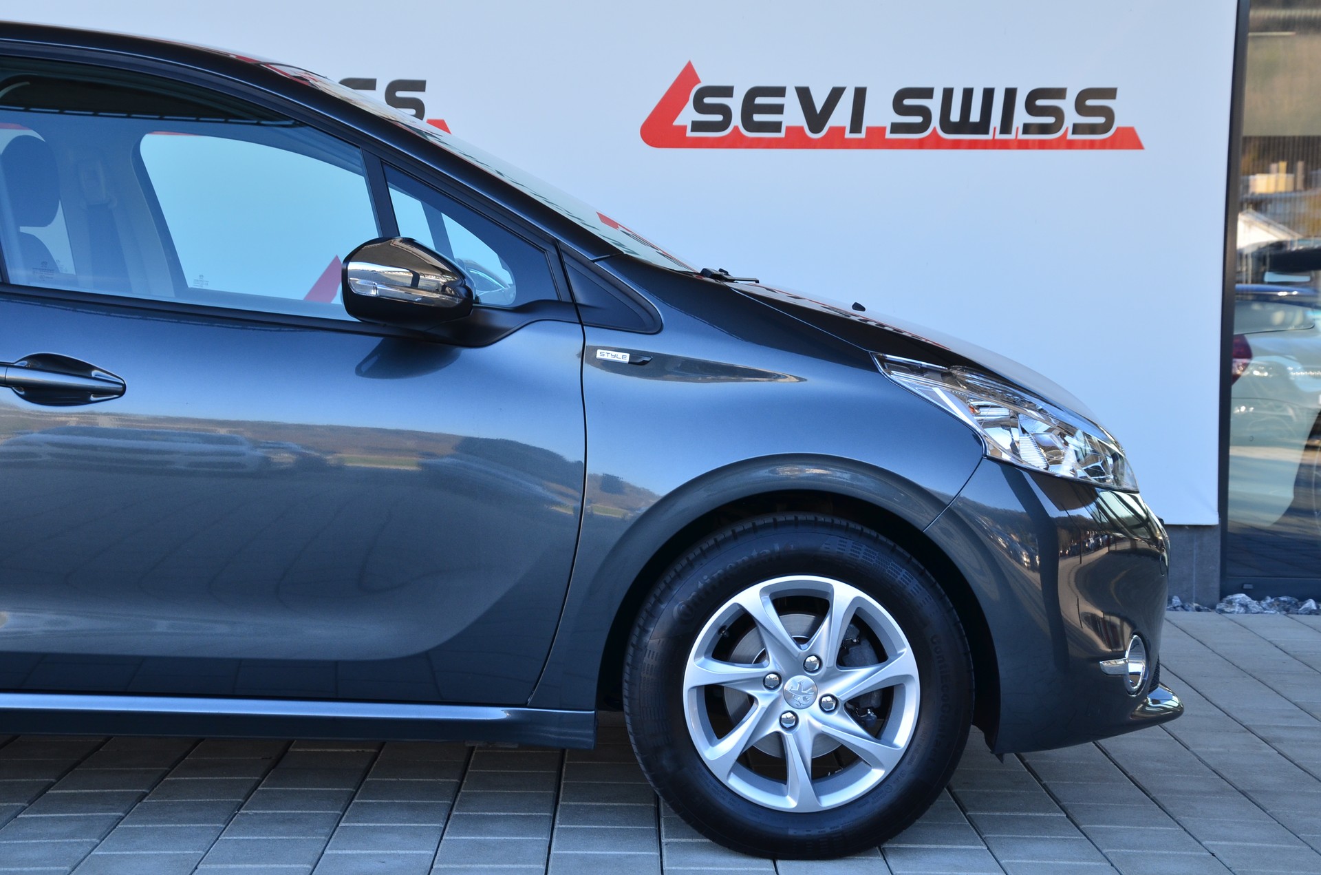 PEUGEOT 208 1.2 VTI Style*Aus erster Hand*Frisch ab MFK,1 Jahr oder 20000km Garantie*-image-3