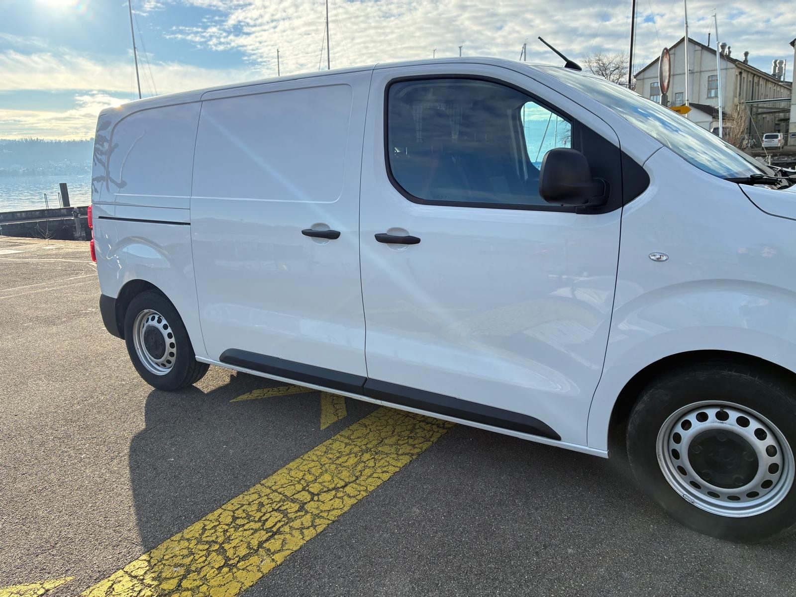PEUGEOT Expert 1.5 BlueHDi 120 S&S Standard-image-13