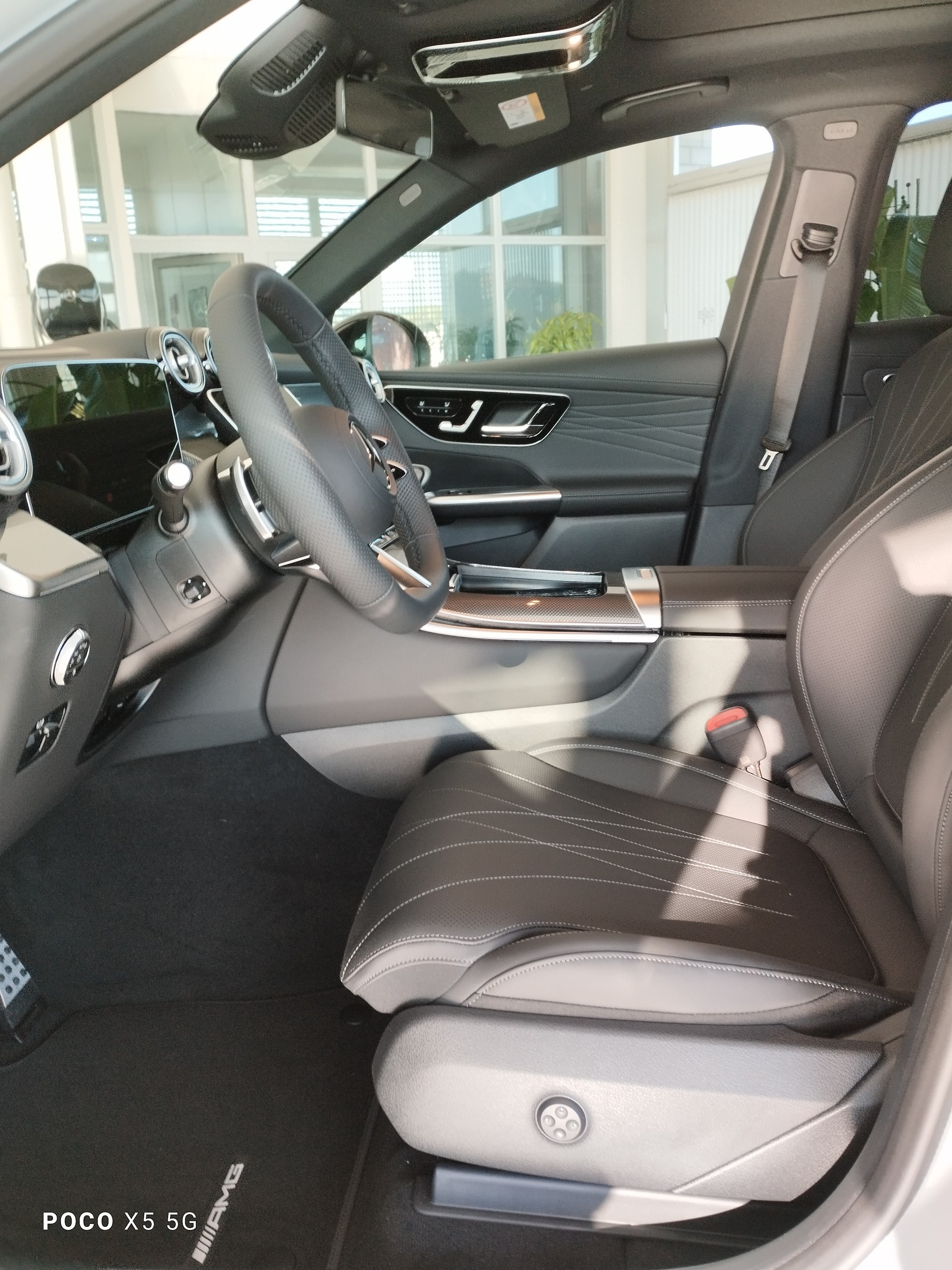 MERCEDES-BENZ GLC 300 4Matic-image-5