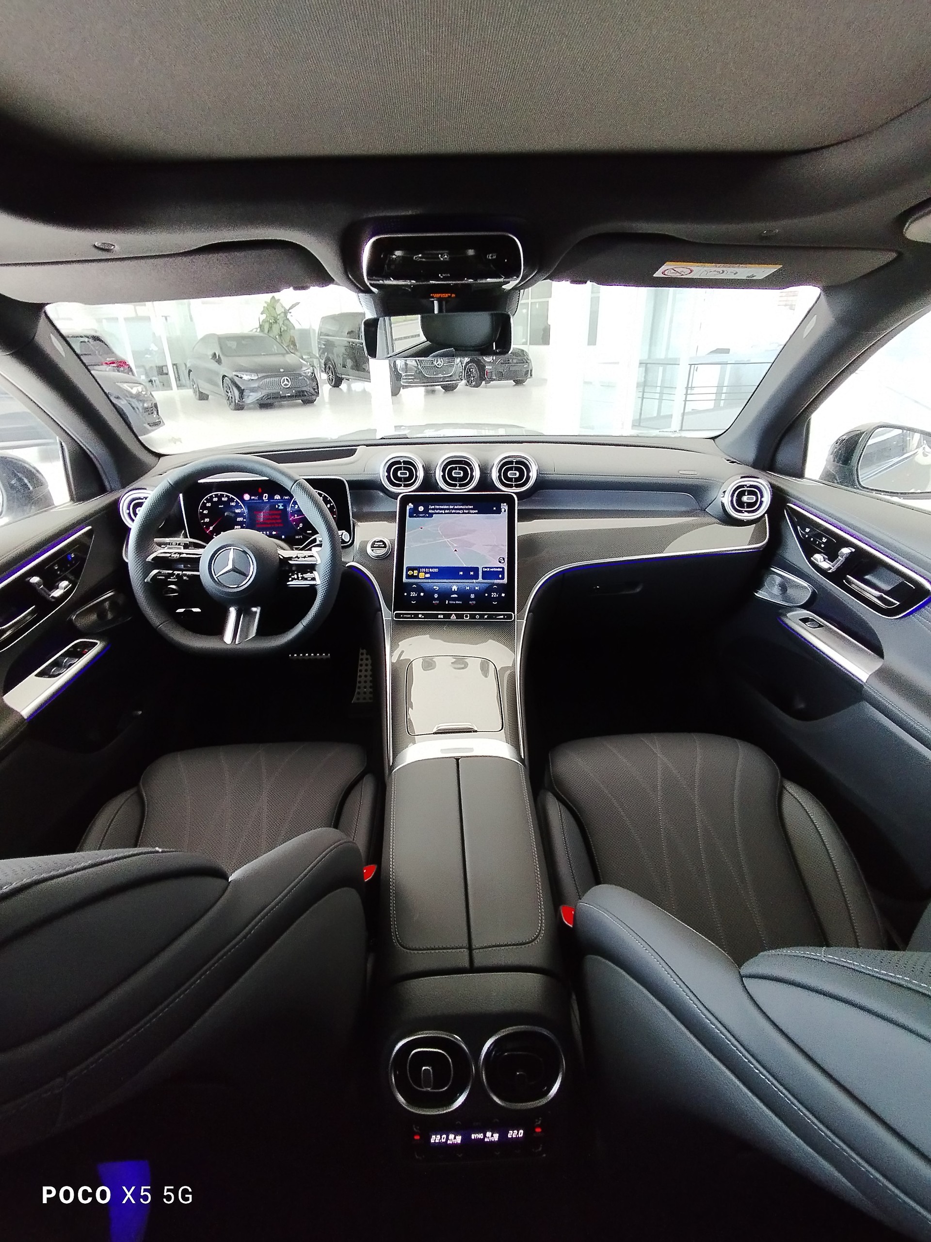 MERCEDES-BENZ GLC 300 4Matic-image-9
