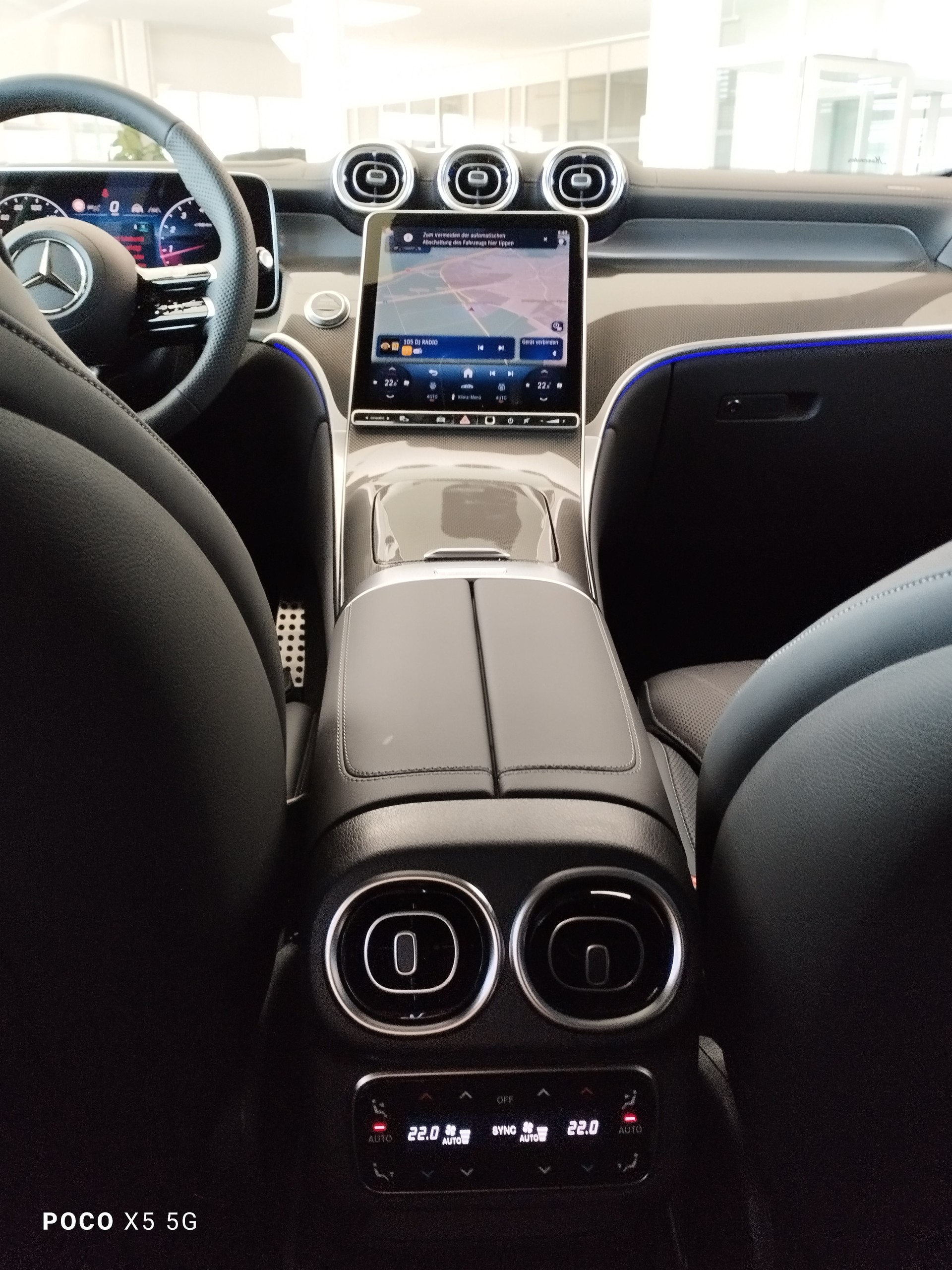 MERCEDES-BENZ GLC 300 4Matic-image-12