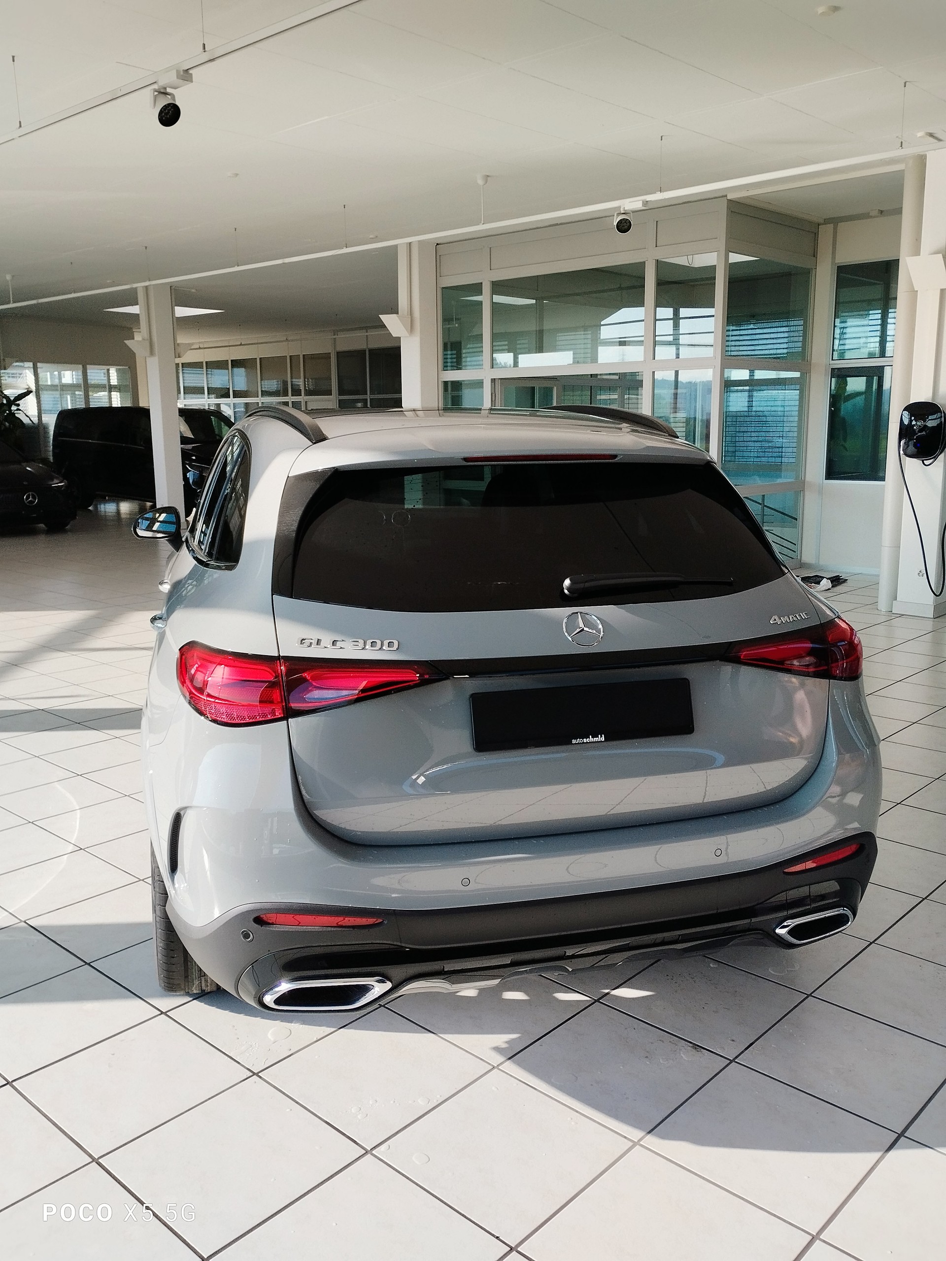 MERCEDES-BENZ GLC 300 4Matic-image-3