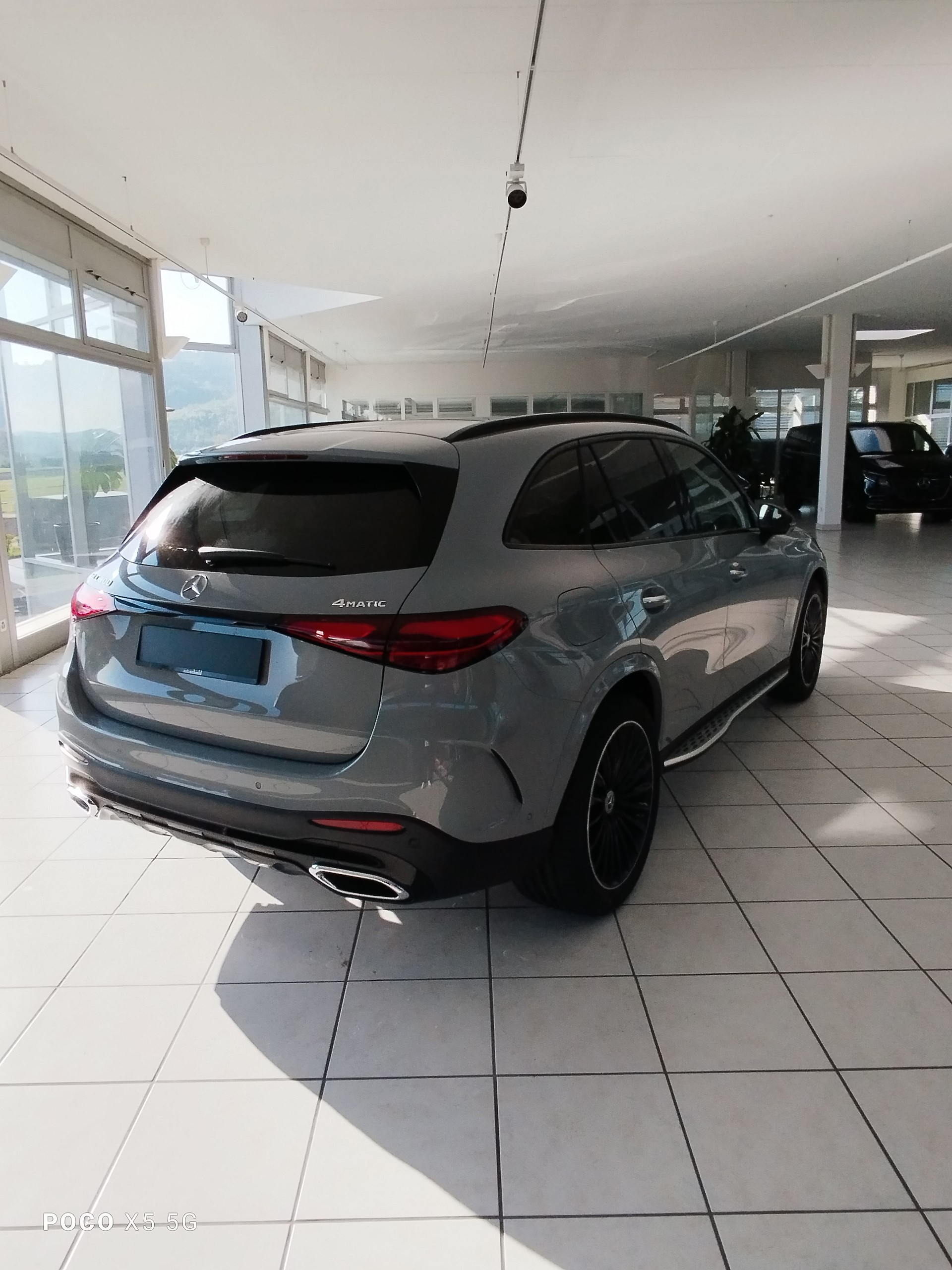 MERCEDES-BENZ GLC 300 4Matic-image-4