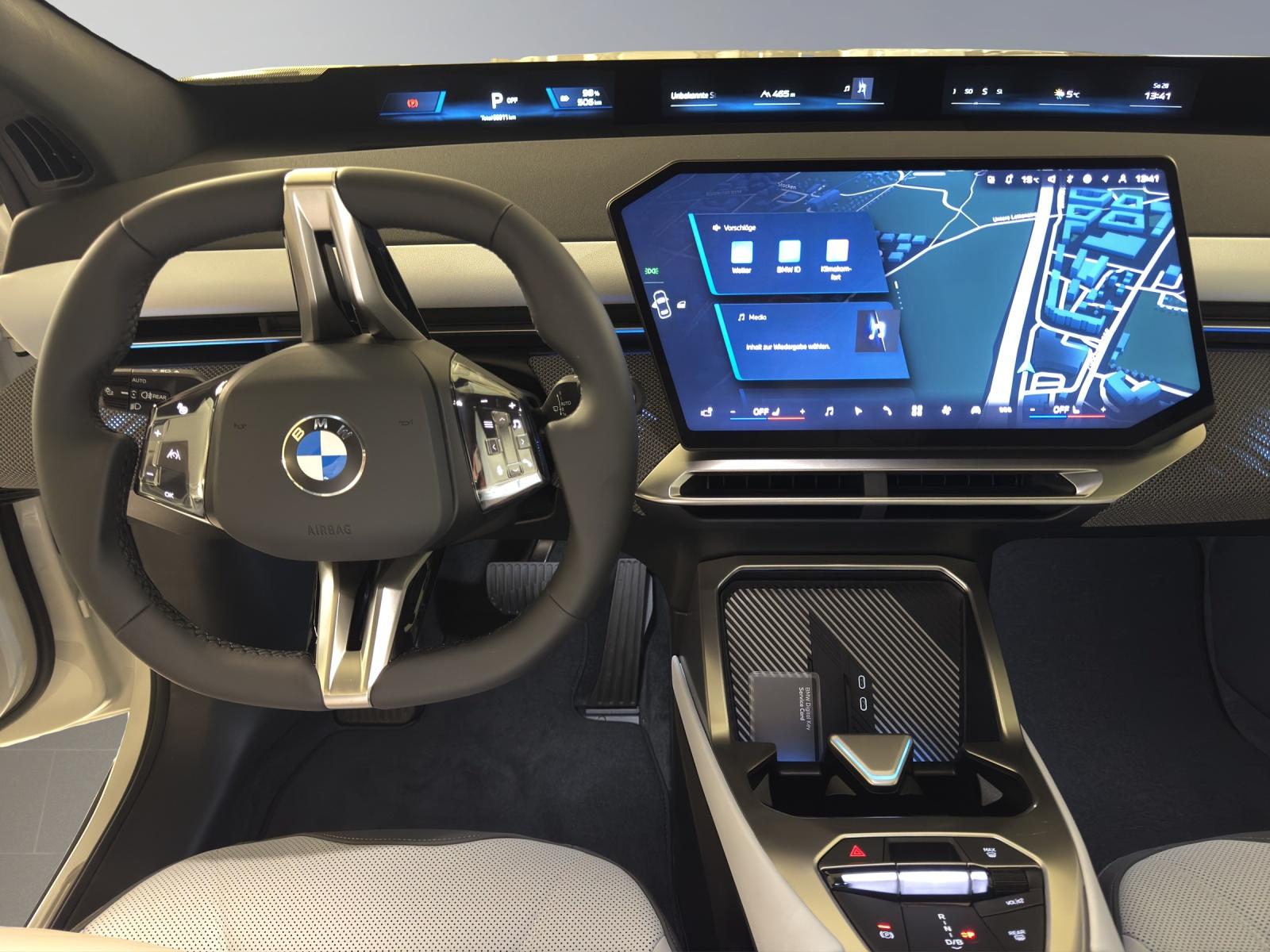 BMW iX3 50 xDrive-image-17
