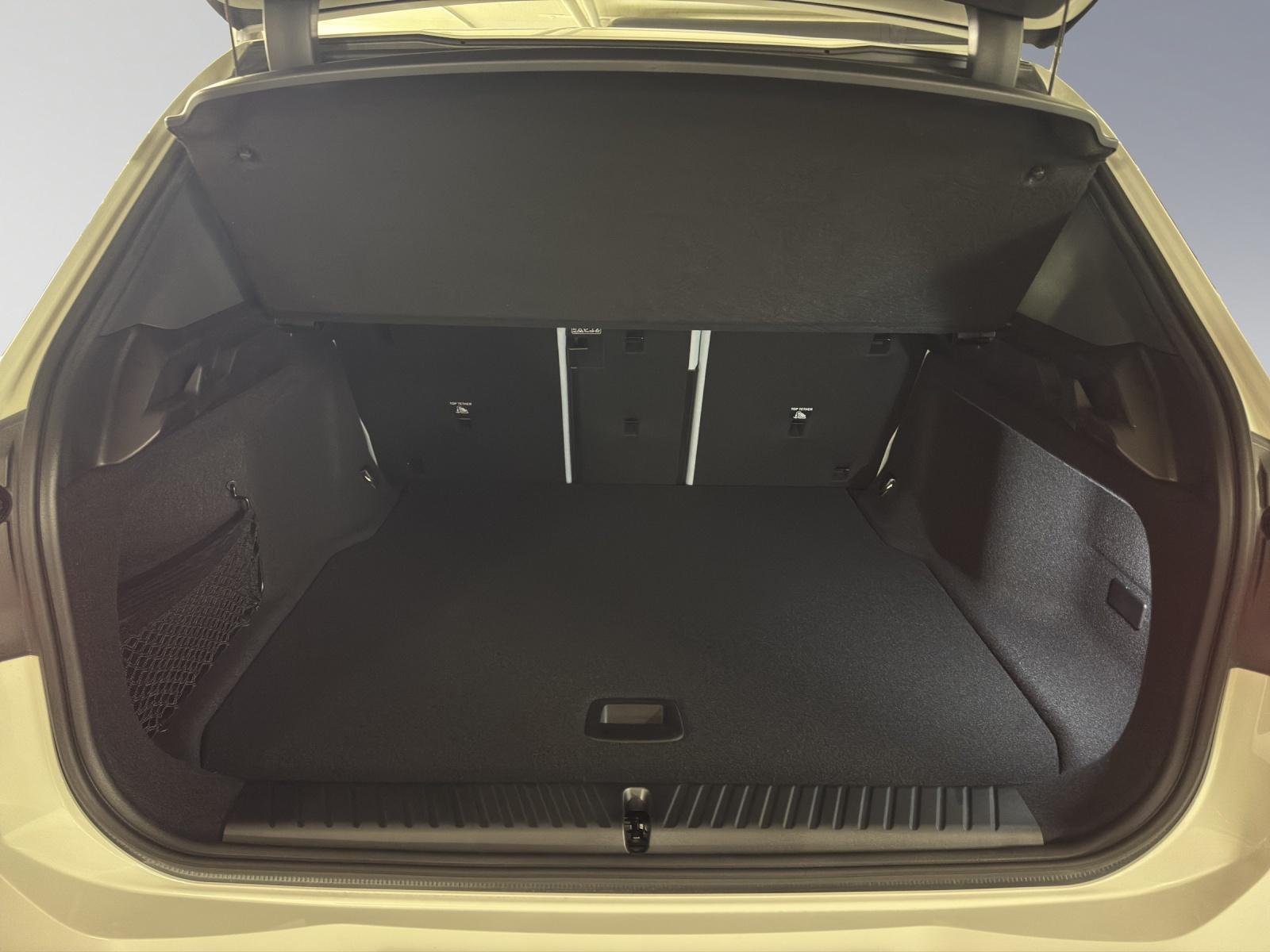 BMW iX3 50 xDrive-image-9