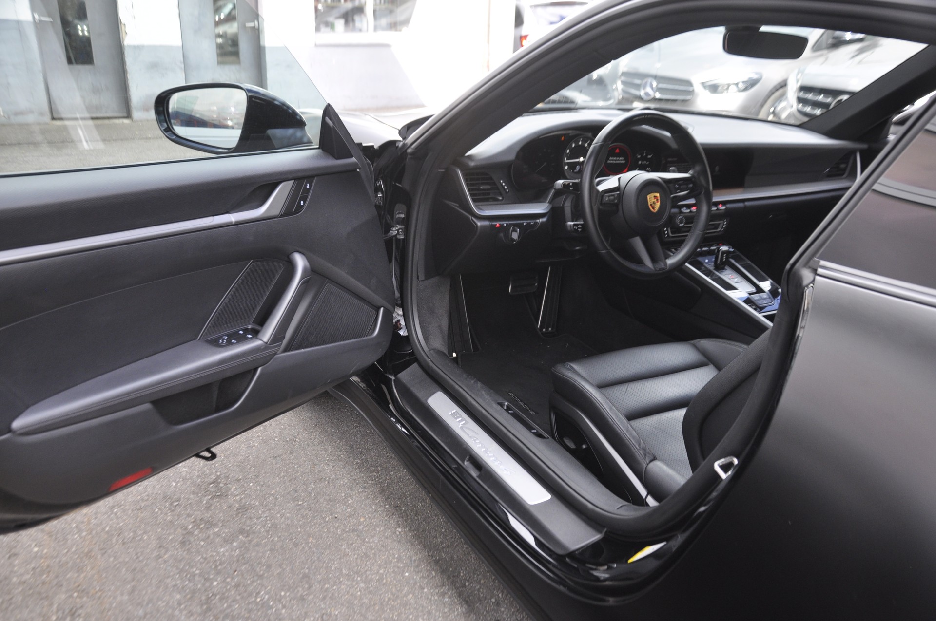 PORSCHE 911 Carrera 4 PDK-image-4
