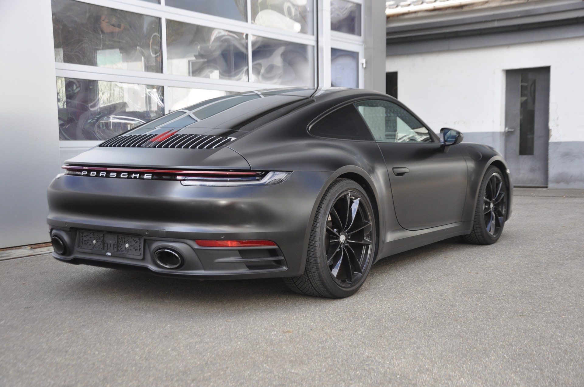 PORSCHE 911 Carrera 4 PDK-image-2