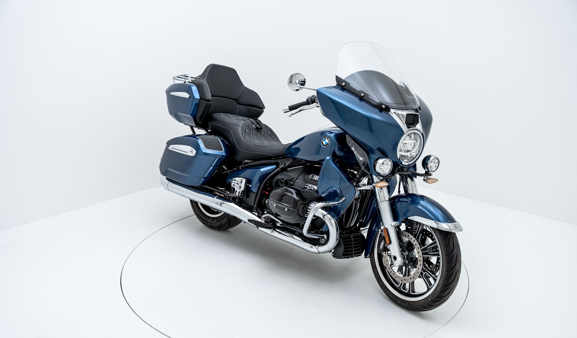 BMW R 18 Transcontinental-showroom-element-1