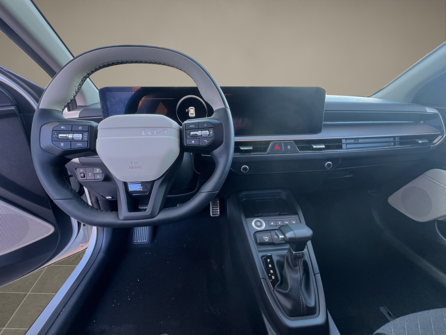 KIA Stonic 1.0 T-GDi MHEV GT-Line-image-10