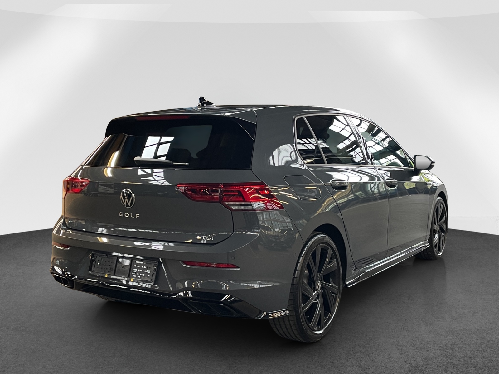 VW Golf VIII 1.5 eTSI R-Line DSG-image-5
