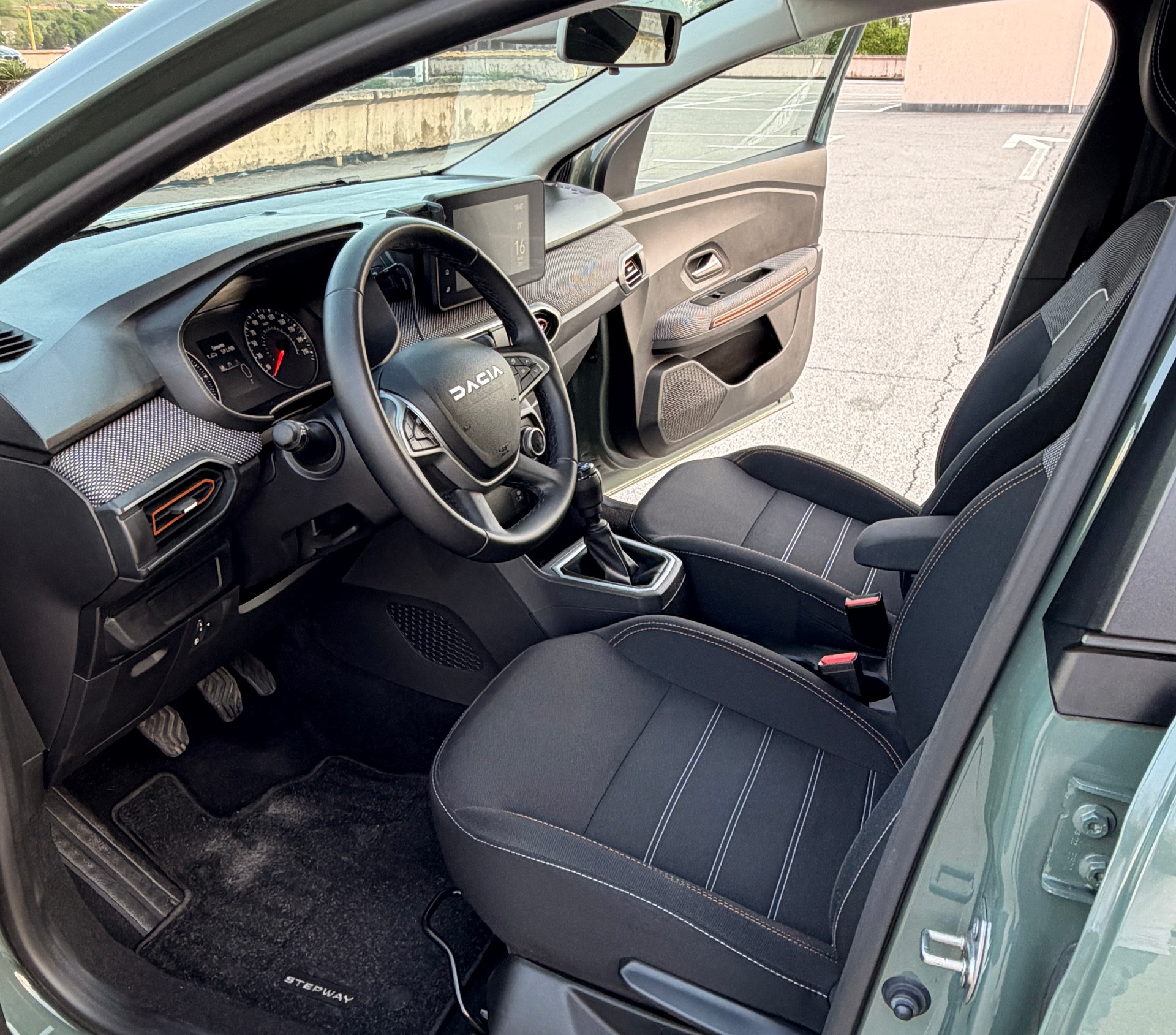 DACIA Sandero Stepway TCe 110 Expression-image-8