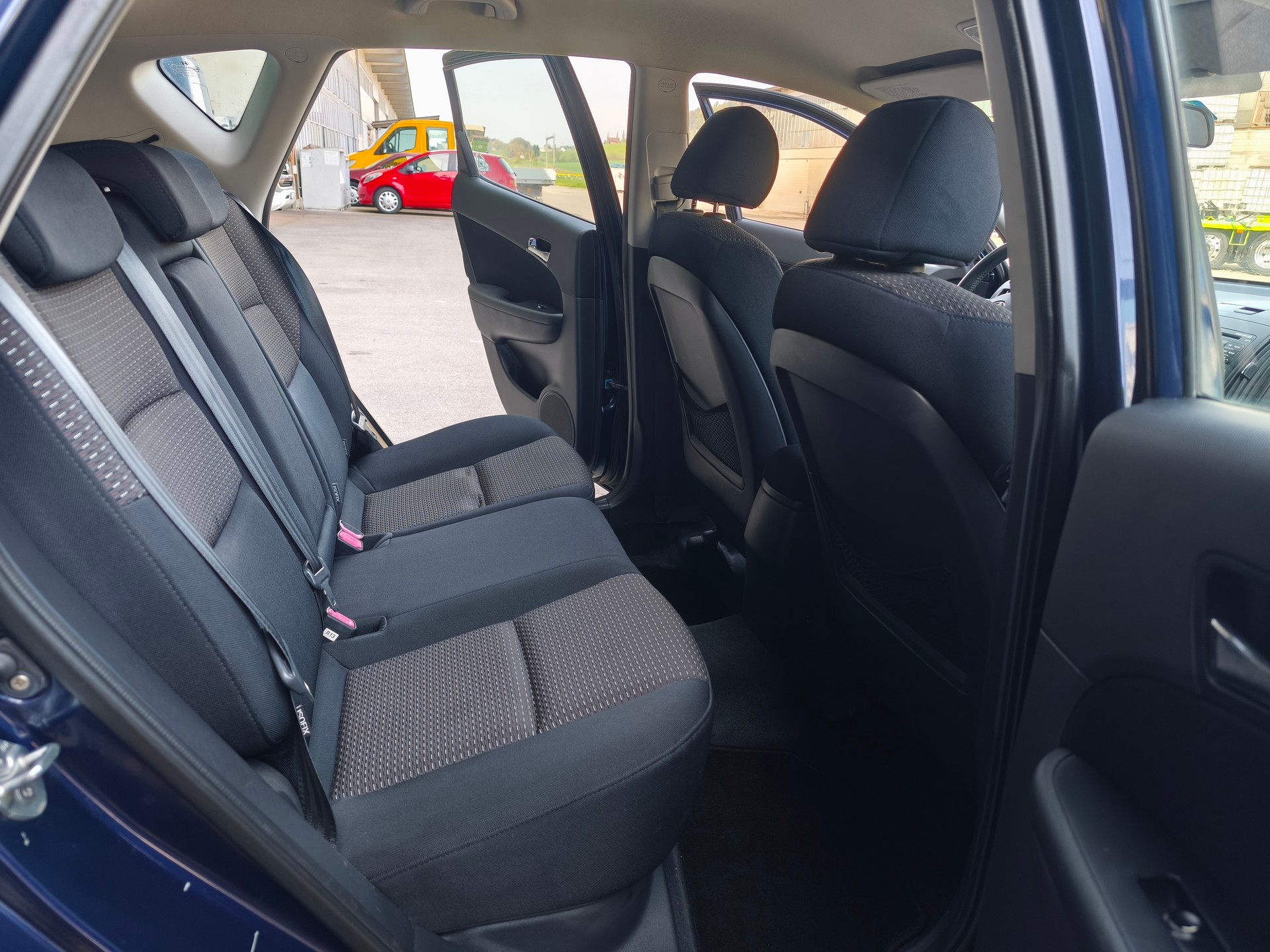 HYUNDAI i30 1.6 Style-image-7