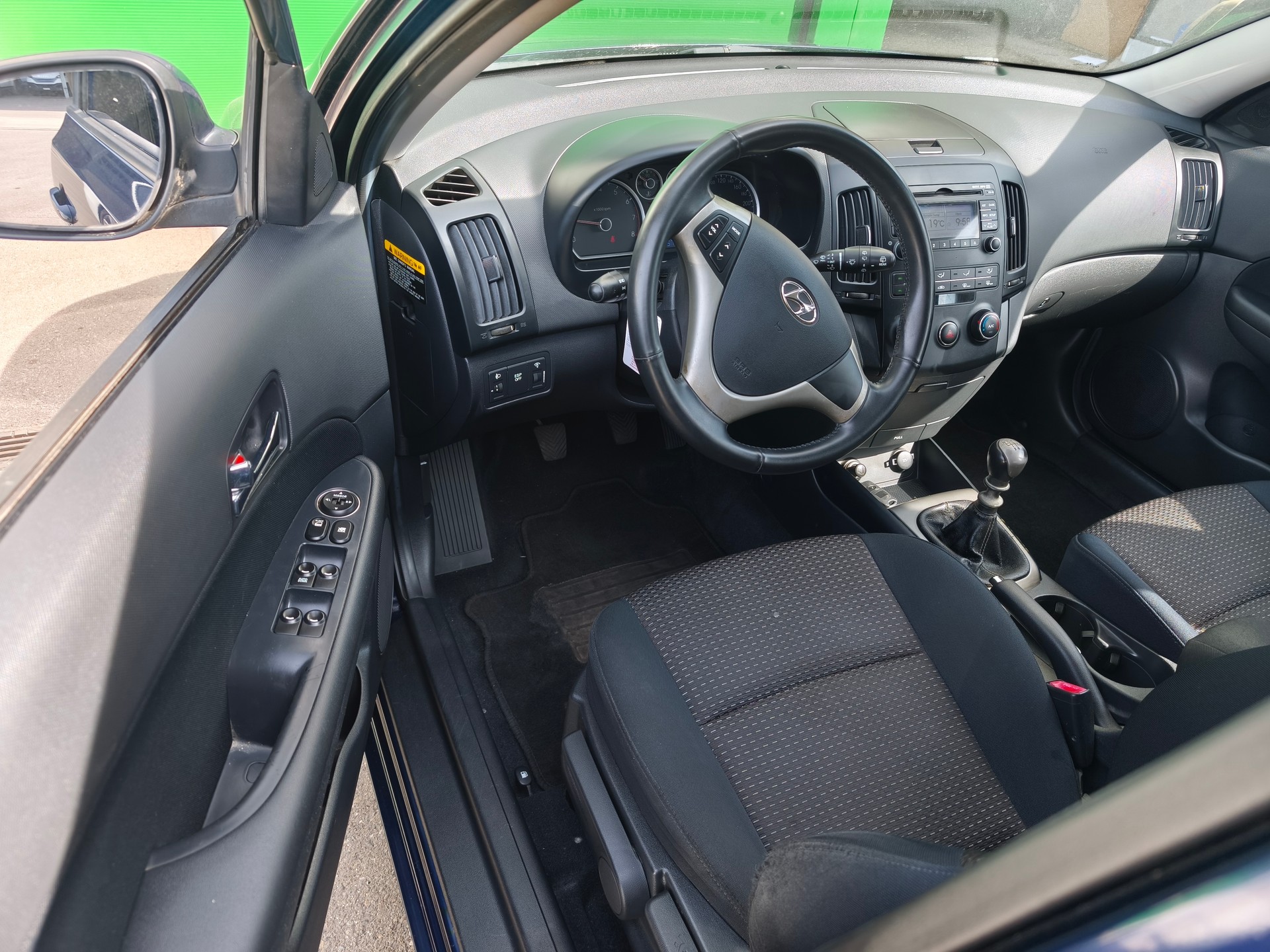 HYUNDAI i30 1.6 Style-image-8