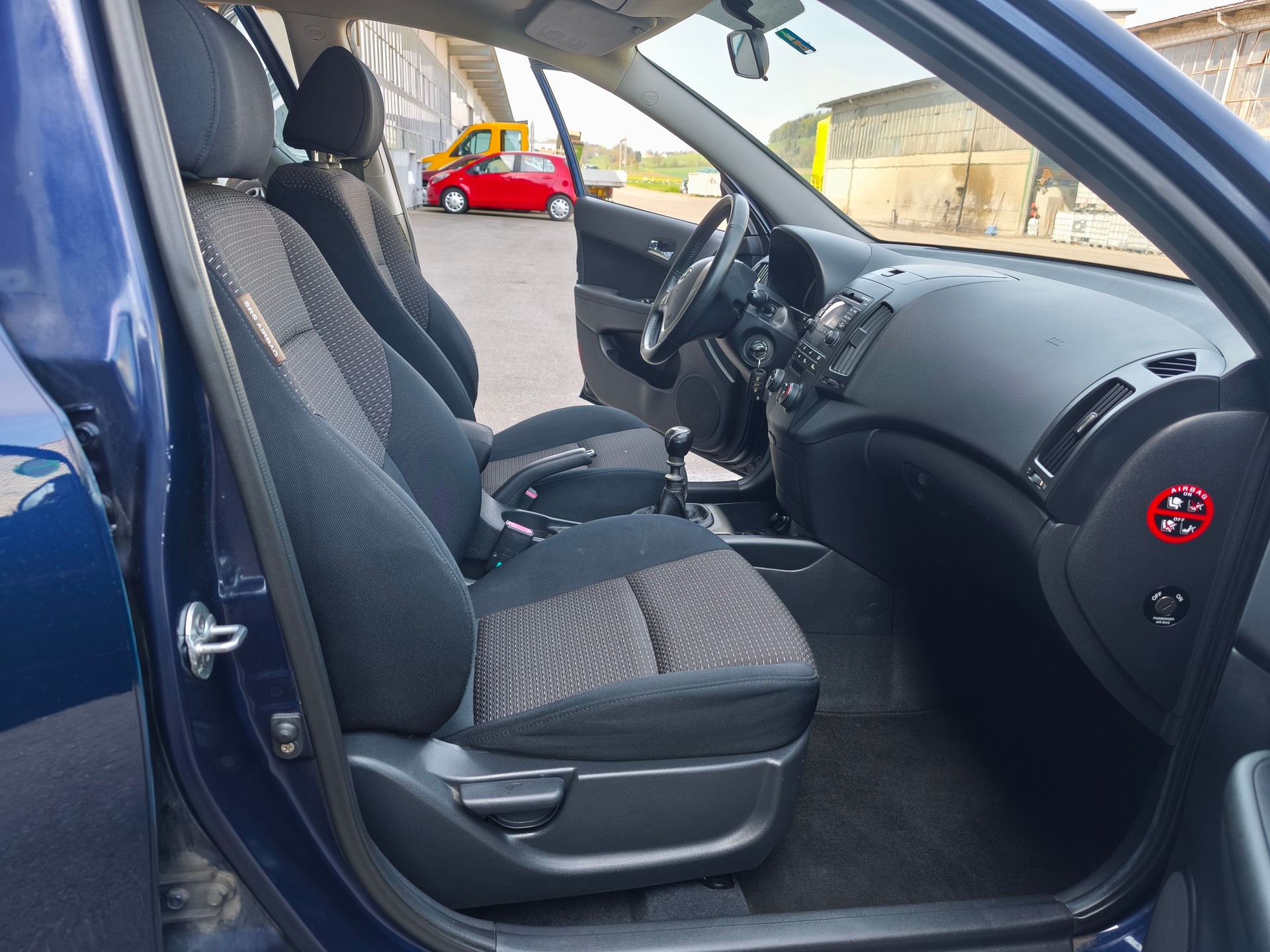 HYUNDAI i30 1.6 Style-image-6