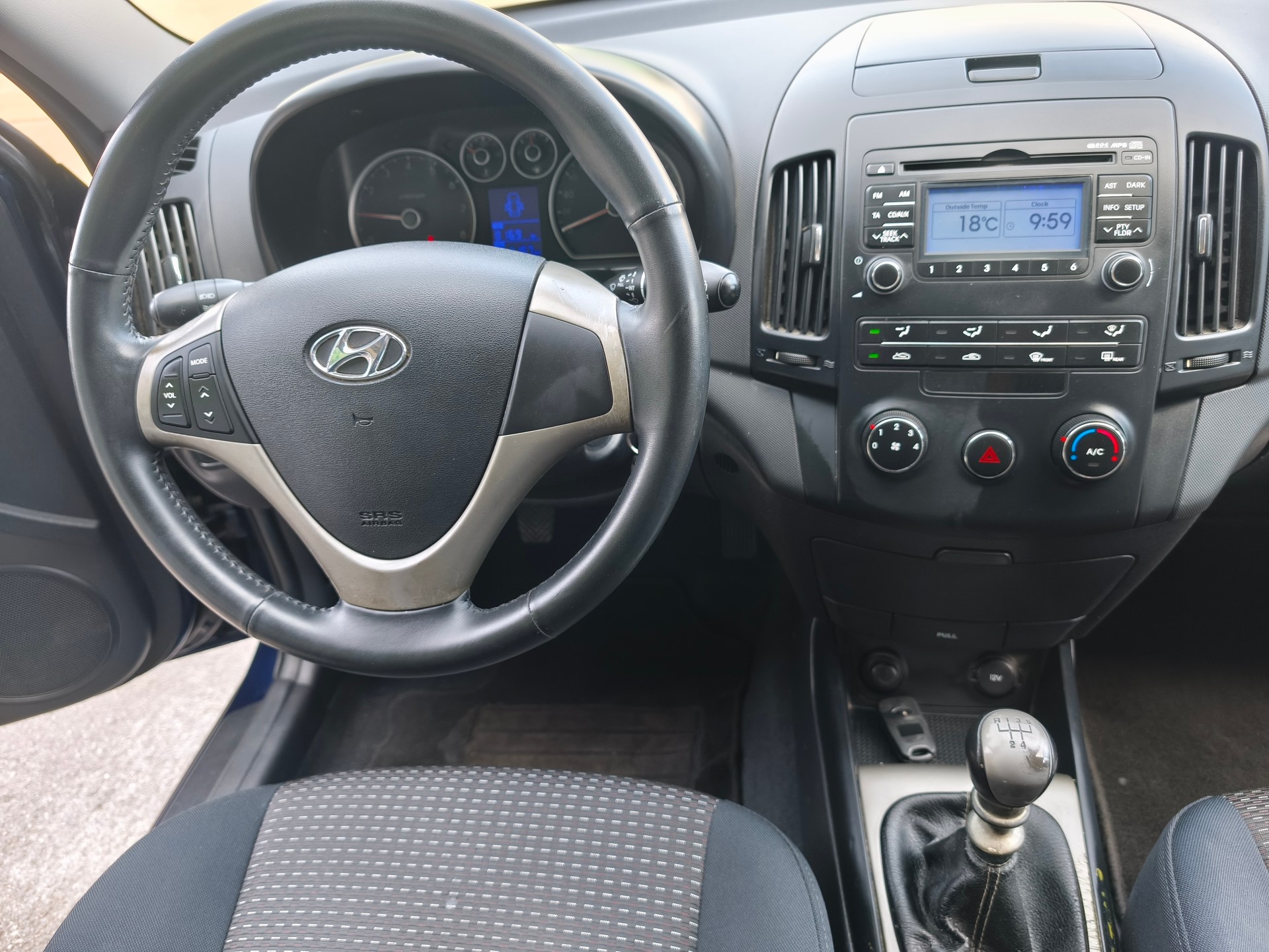 HYUNDAI i30 1.6 Style-image-10